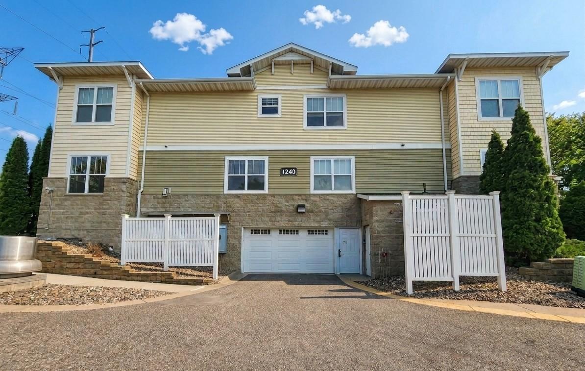 View of Residential at 1240 County Road D #3, Maplewood MN 55109, Maplewood (25 of 28) - Mike Wilen | Minnesota Team Real Estate