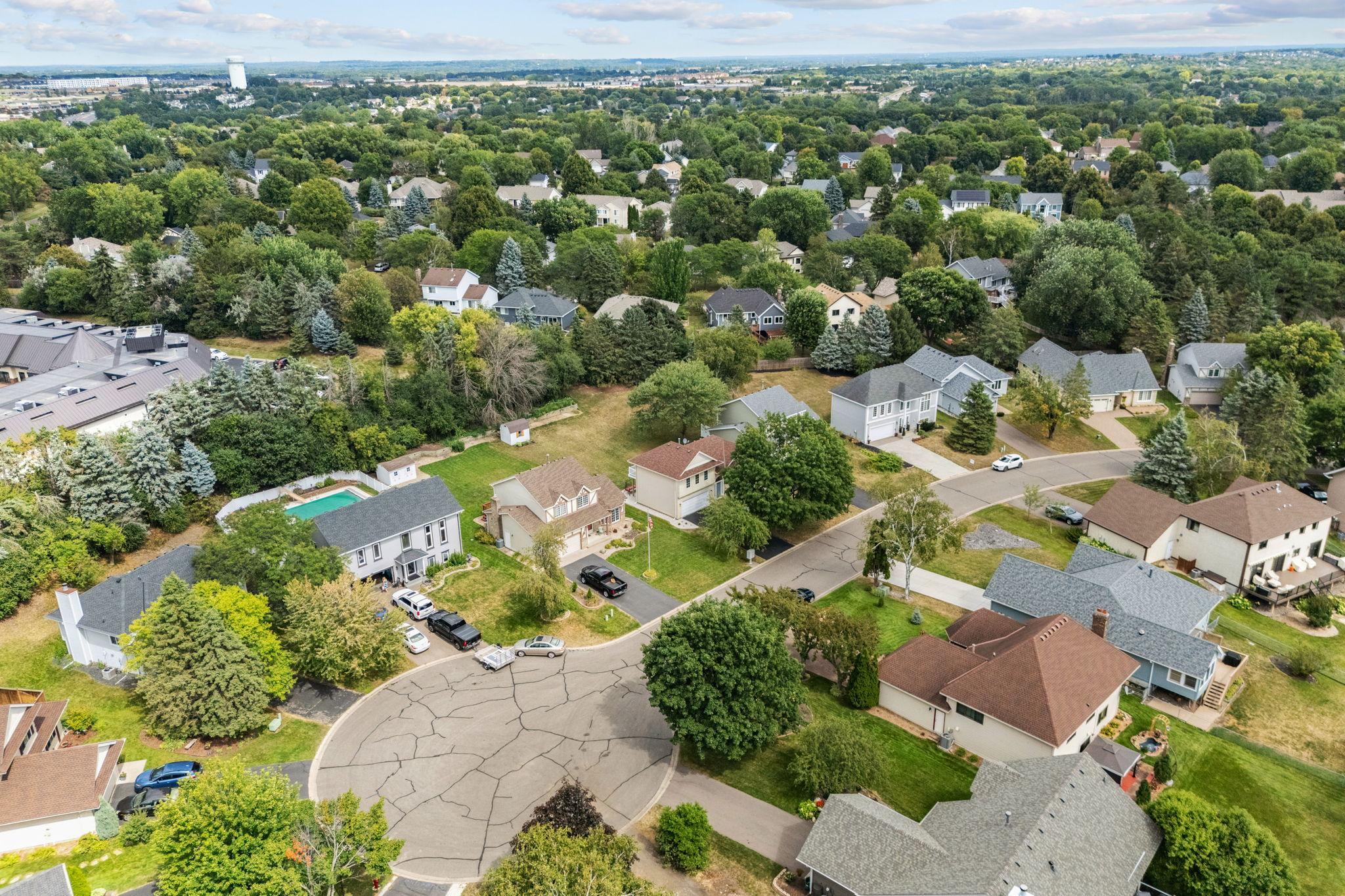 View of Residential at 8632 Seasons Court, Woodbury MN 55125, Woodbury (40 of 49) - Mike Wilen | Minnesota Team Real Estate