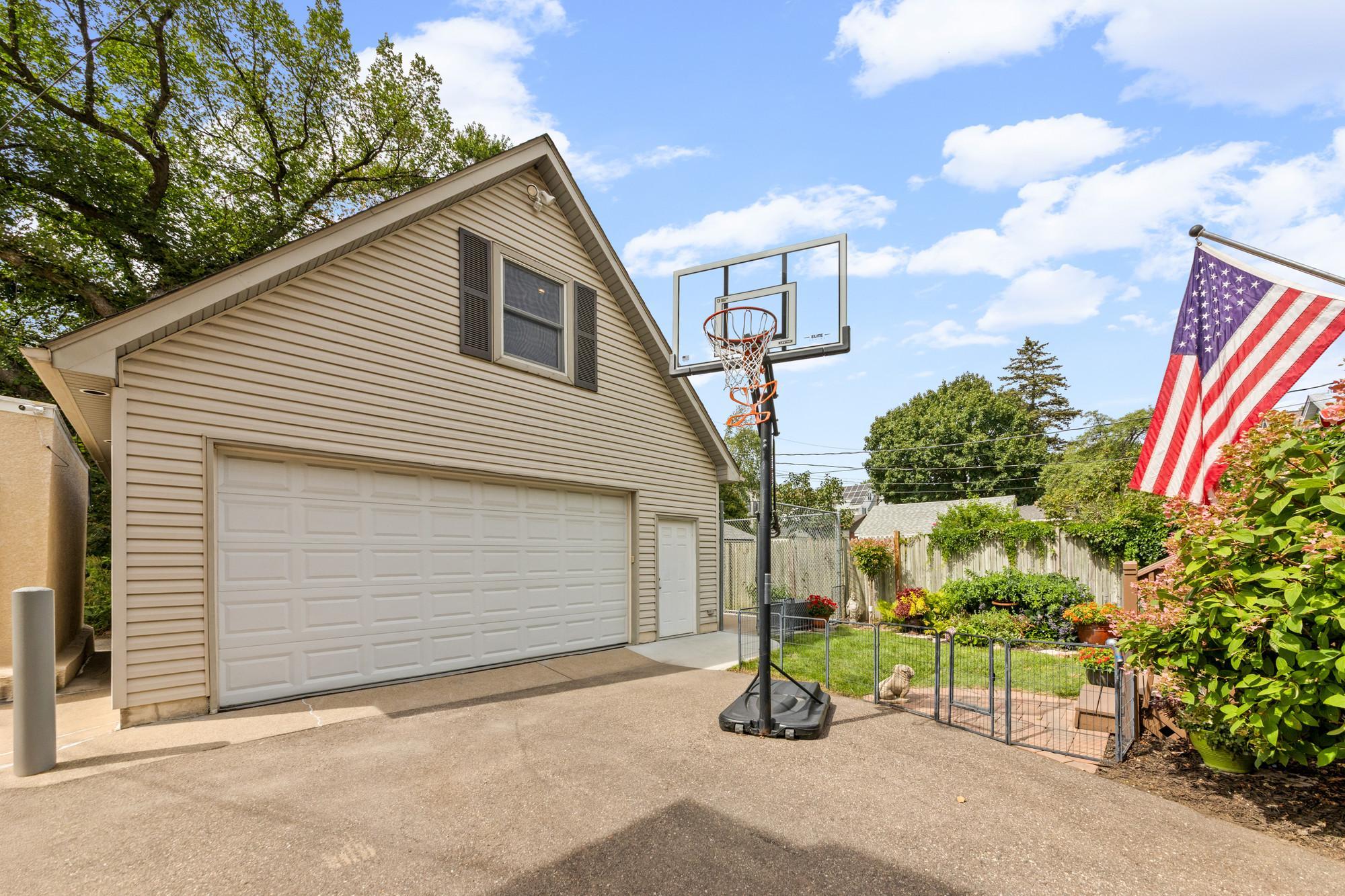 View of Residential at 4226 Pillsbury Avenue, Minneapolis MN 55409, Minneapolis (30 of 39) - Mike Wilen | Minnesota Team Real Estate