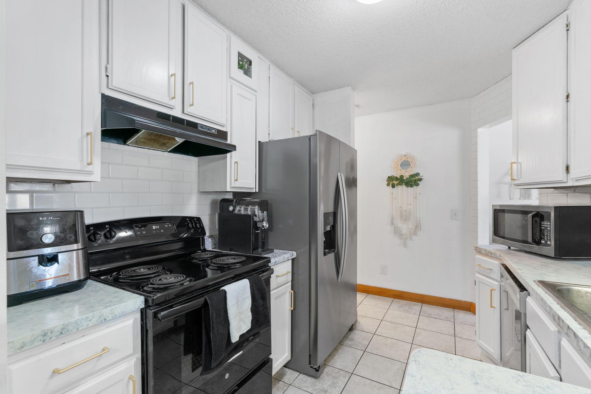 View of Residential at 14260 Estates Avenue, Apple Valley MN 55124, Apple Valley (12 of 34) - Mike Wilen | Minnesota Team Real Estate