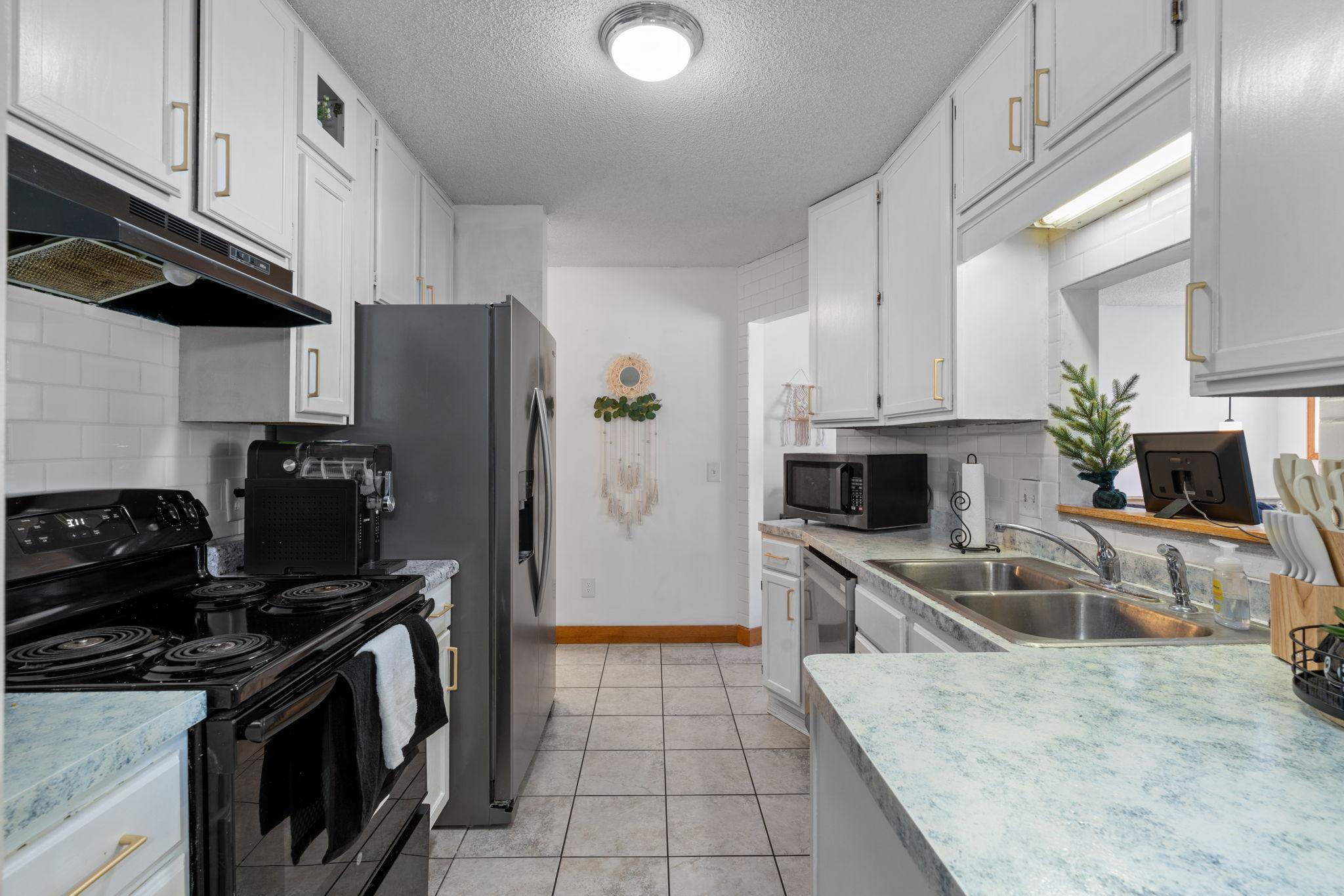 View of Residential at 14260 Estates Avenue, Apple Valley MN 55124, Apple Valley (11 of 34) - Mike Wilen | Minnesota Team Real Estate