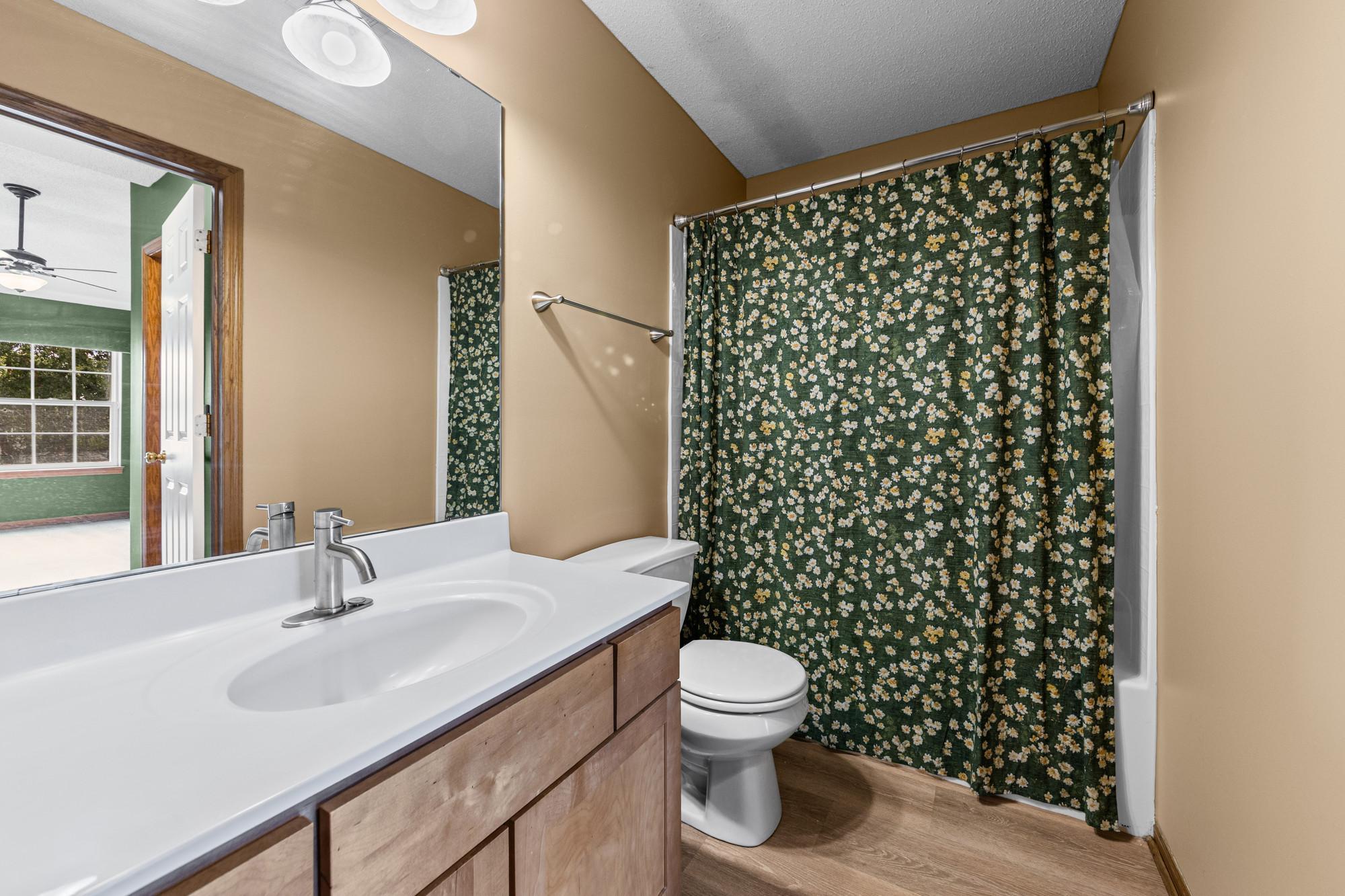 View of Residential at 941 Newport Avenue, Shakopee MN 55379, Shakopee (20 of 40) - Mike Wilen | Minnesota Team Real Estate