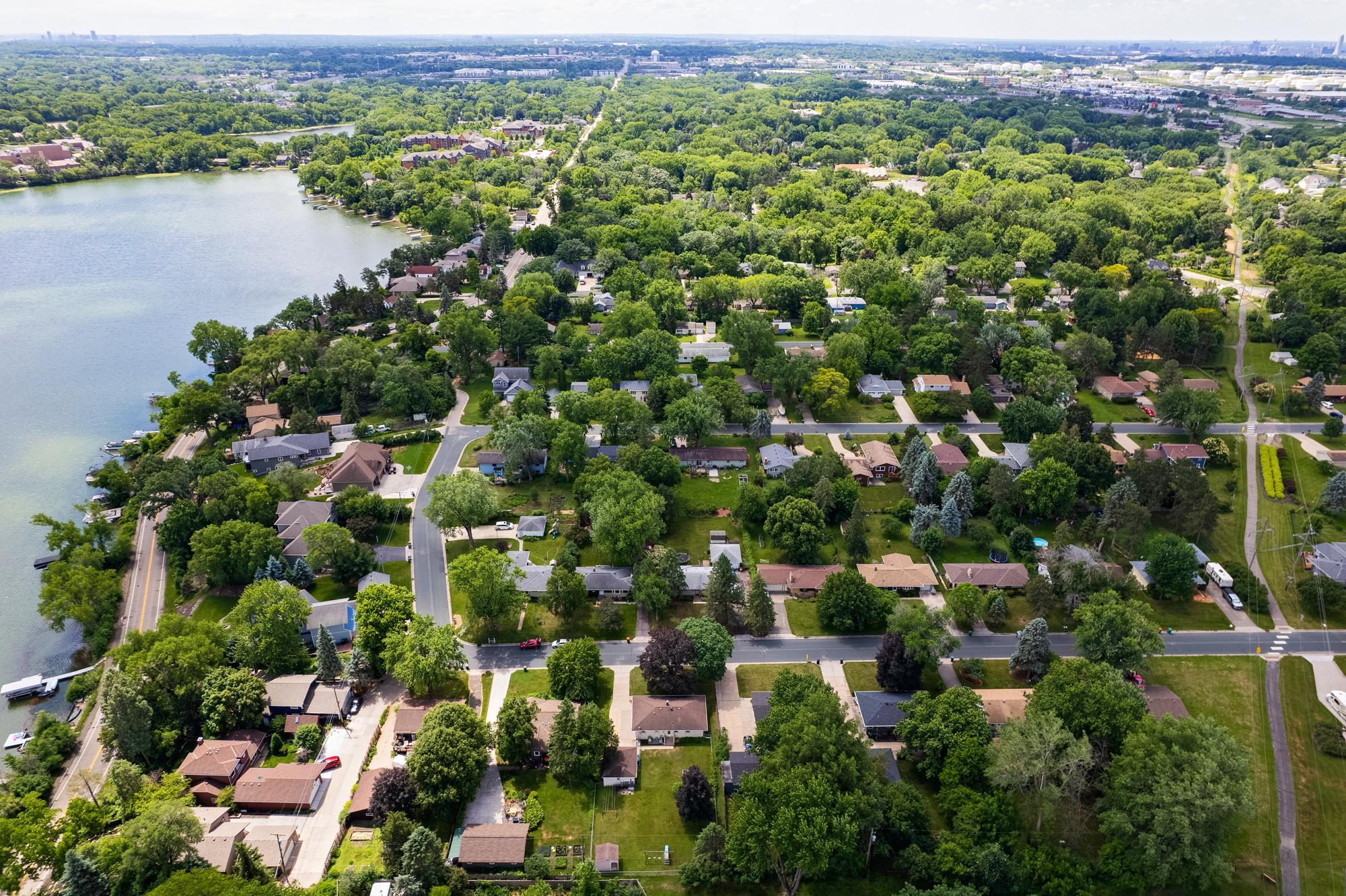 View of Residential at 1843 Grant Road, Arden Hills MN 55112, Arden Hills (28 of 34) - Mike Wilen | Minnesota Team Real Estate
