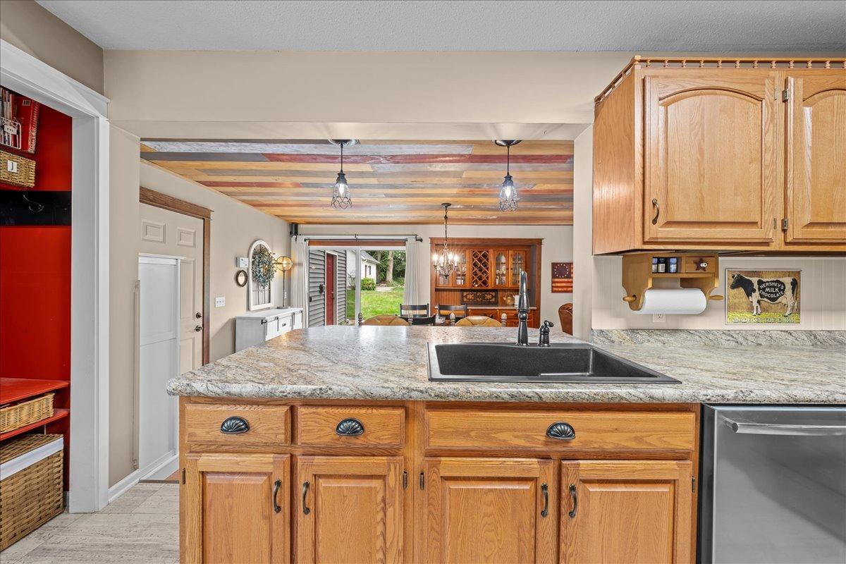 View of Residential at 198 Ferndale Street, Maplewood MN 55119, Maplewood (14 of 45) - Mike Wilen | Minnesota Team Real Estate
