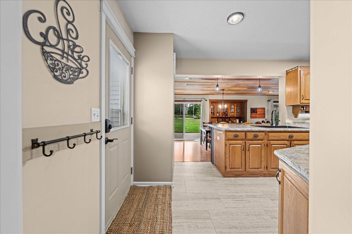 View of Residential at 198 Ferndale Street, Maplewood MN 55119, Maplewood (11 of 45) - Mike Wilen | Minnesota Team Real Estate