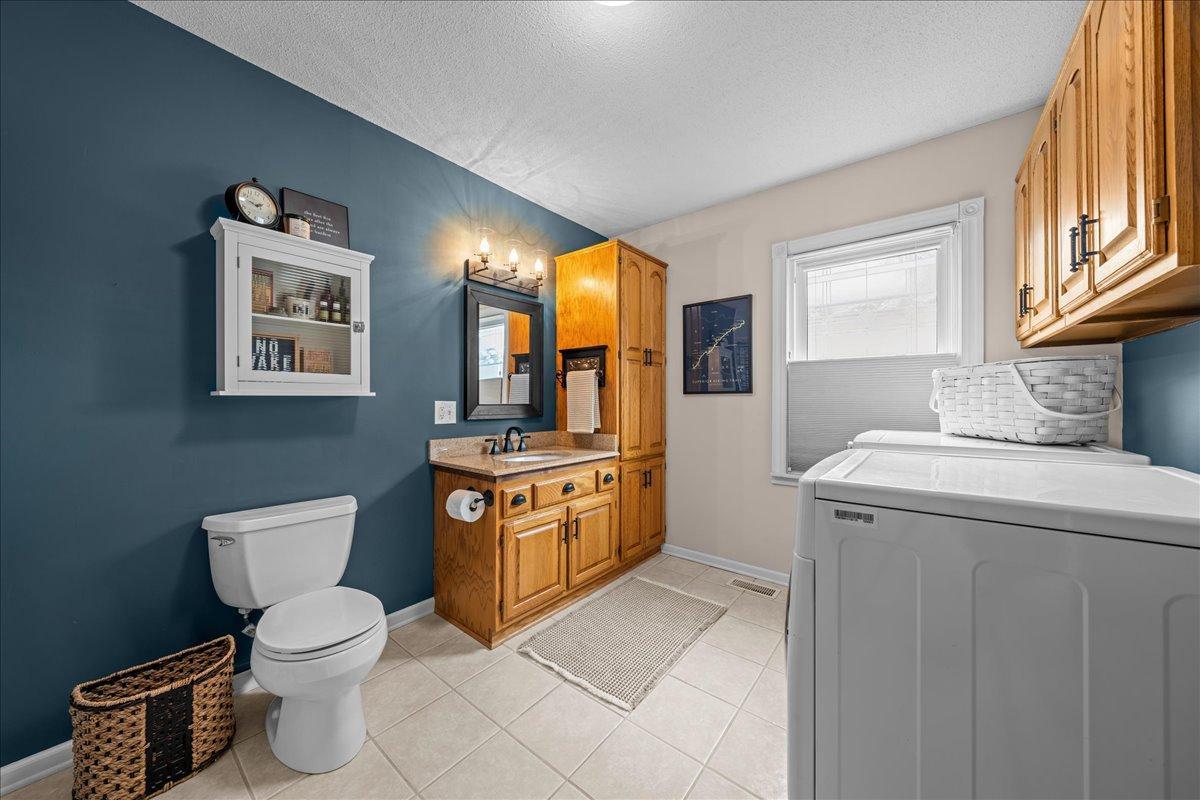 View of Residential at 198 Ferndale Street, Maplewood MN 55119, Maplewood (8 of 45) - Mike Wilen | Minnesota Team Real Estate