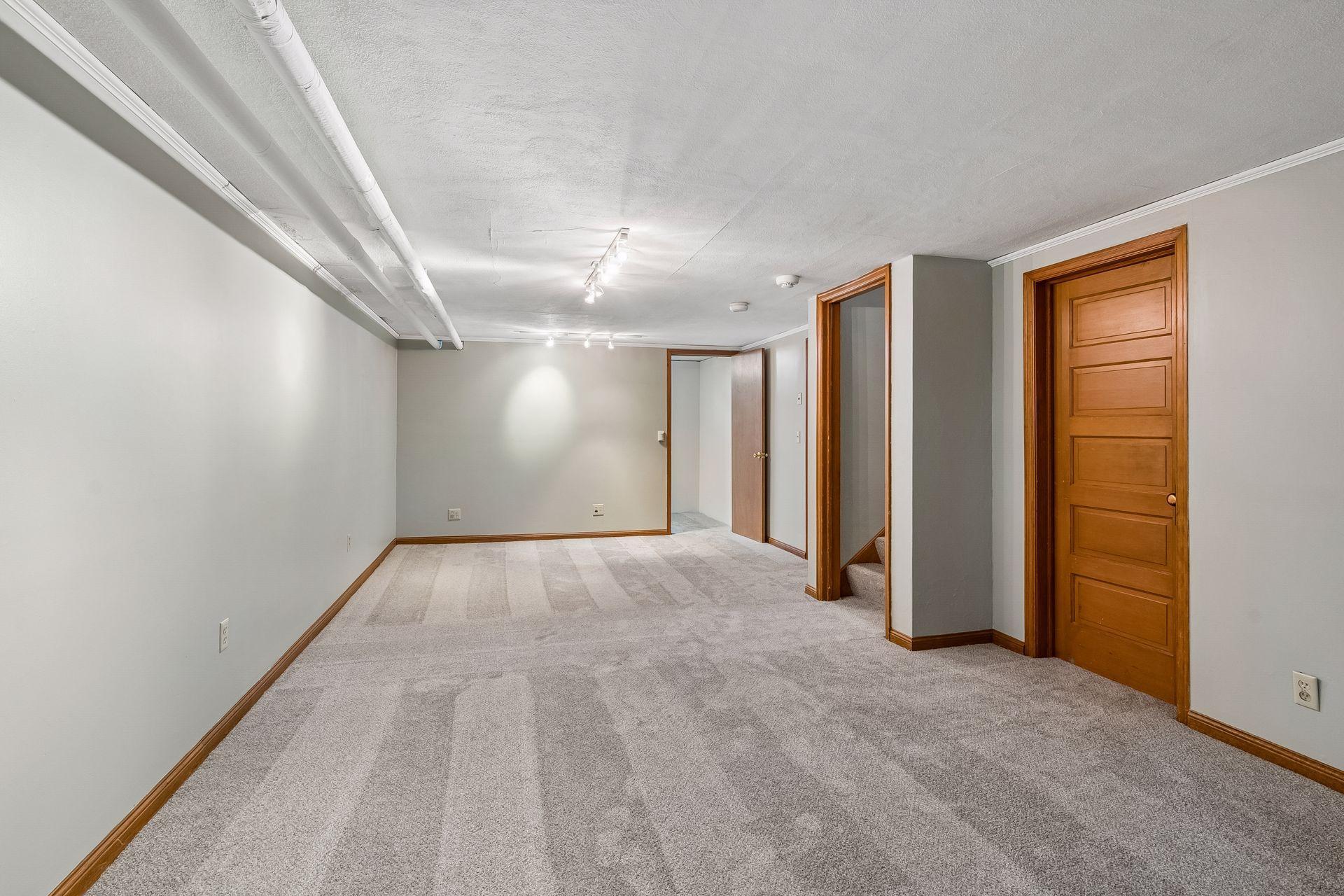 View of Residential at 3821 Drew Avenue, Minneapolis MN 55410, Minneapolis (37 of 50) - Mike Wilen | Minnesota Team Real Estate