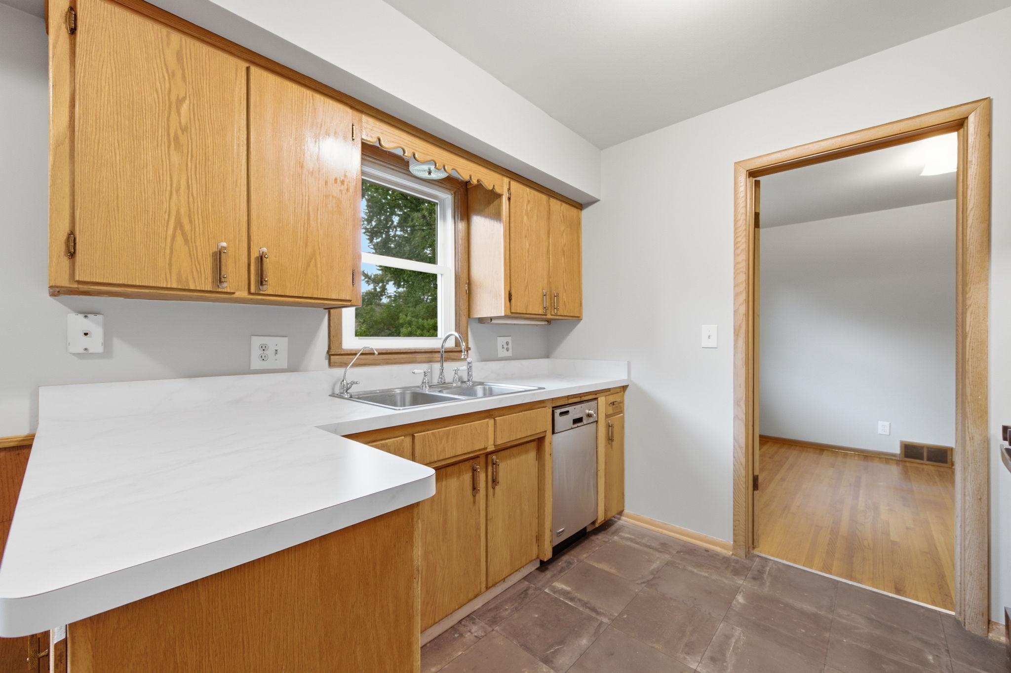 View of Residential at 6717 Dutton Avenue, Brooklyn Park MN 55428, Brooklyn Park (9 of 26) - Mike Wilen | Minnesota Team Real Estate