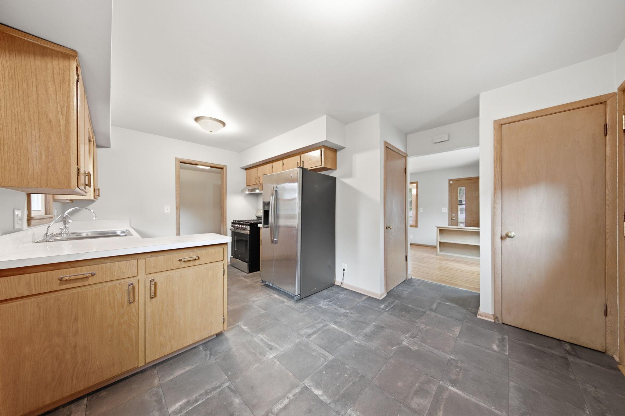 View of Residential at 6717 Dutton Avenue, Brooklyn Park MN 55428, Brooklyn Park (8 of 26) - Mike Wilen | Minnesota Team Real Estate