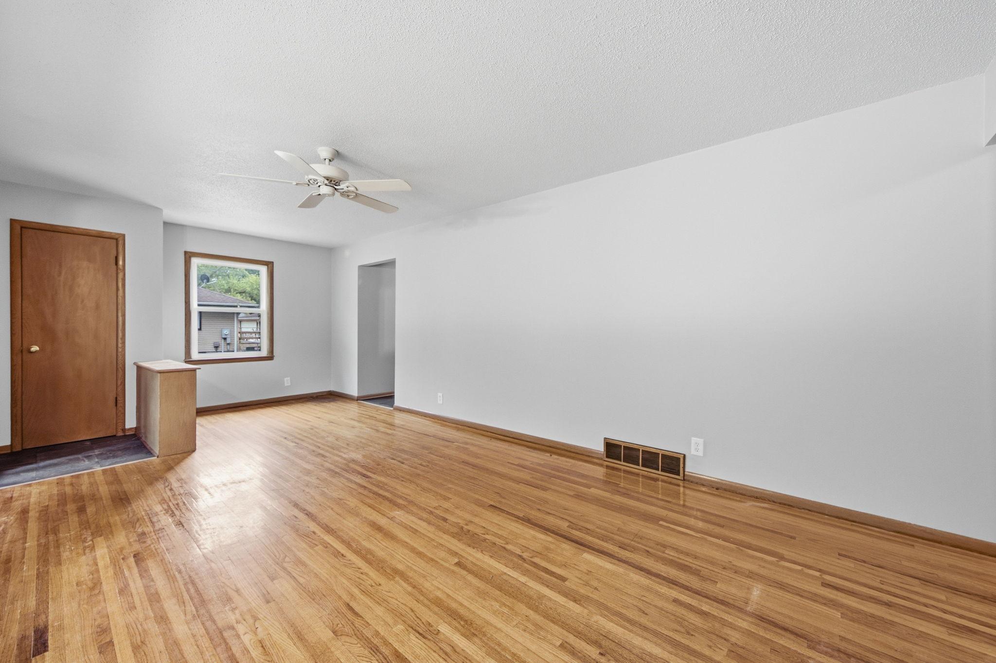 View of Residential at 6717 Dutton Avenue, Brooklyn Park MN 55428, Brooklyn Park (6 of 26) - Mike Wilen | Minnesota Team Real Estate