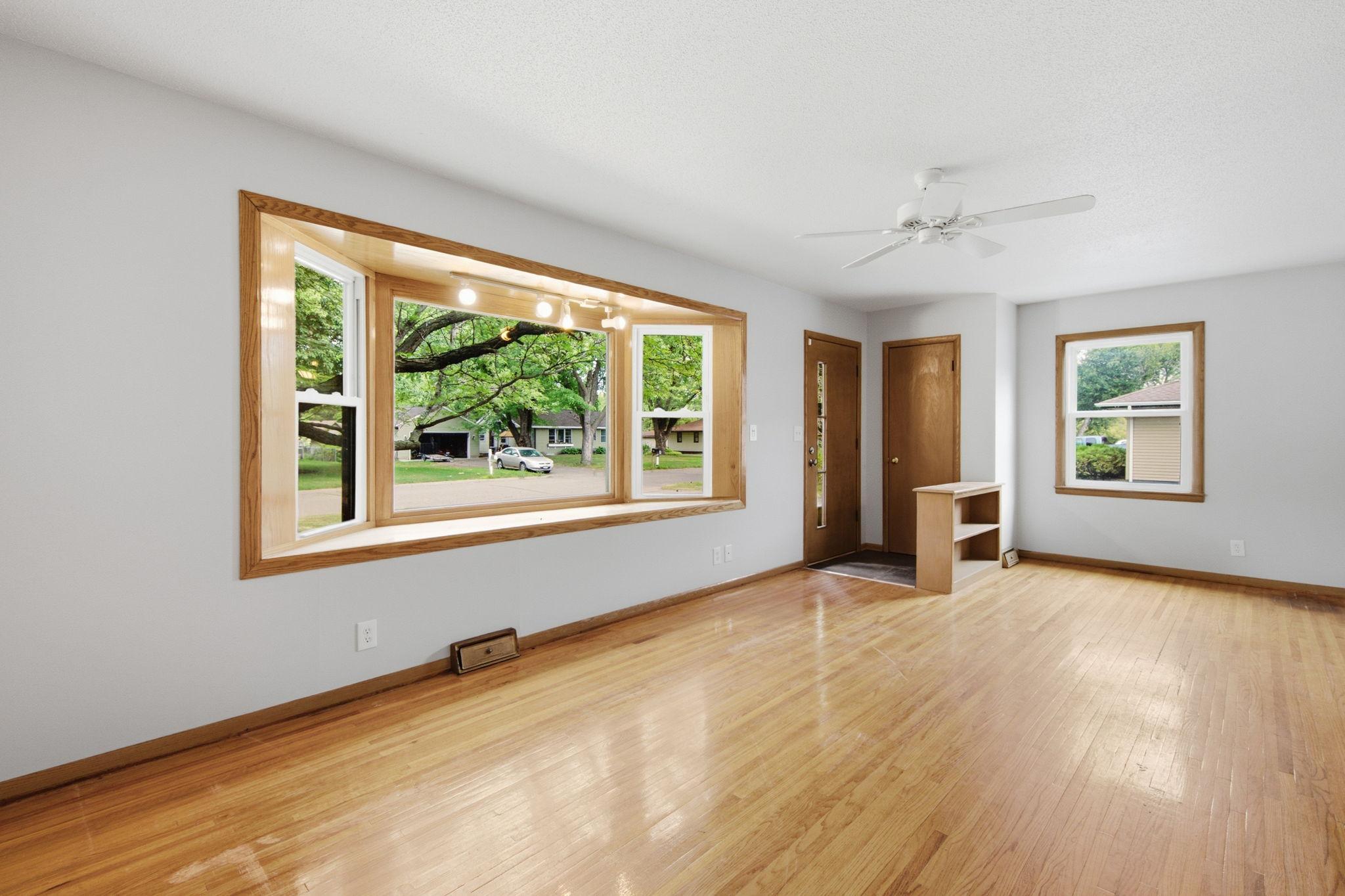 View of Residential at 6717 Dutton Avenue, Brooklyn Park MN 55428, Brooklyn Park (5 of 26) - Mike Wilen | Minnesota Team Real Estate