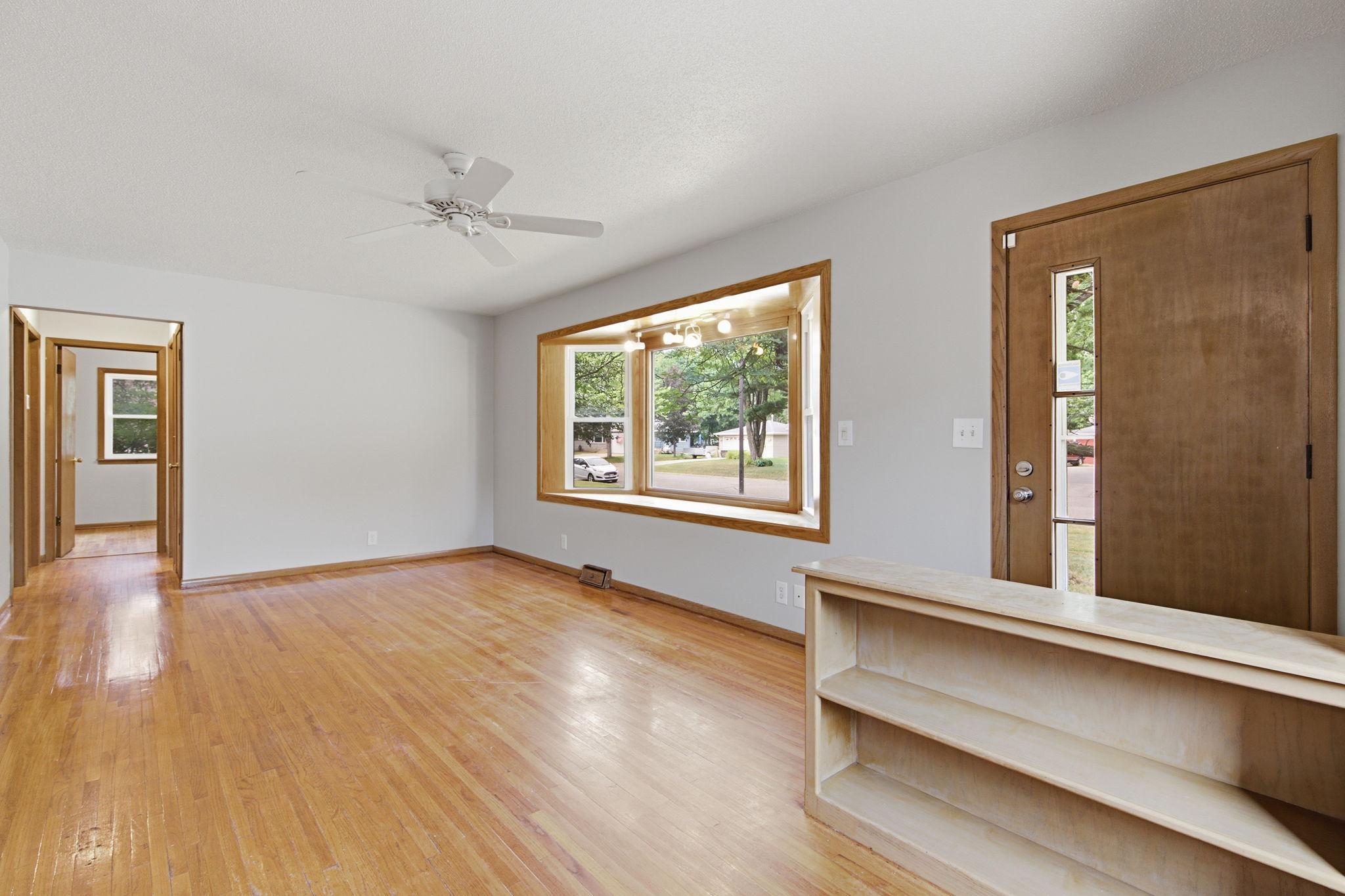View of Residential at 6717 Dutton Avenue, Brooklyn Park MN 55428, Brooklyn Park (4 of 26) - Mike Wilen | Minnesota Team Real Estate