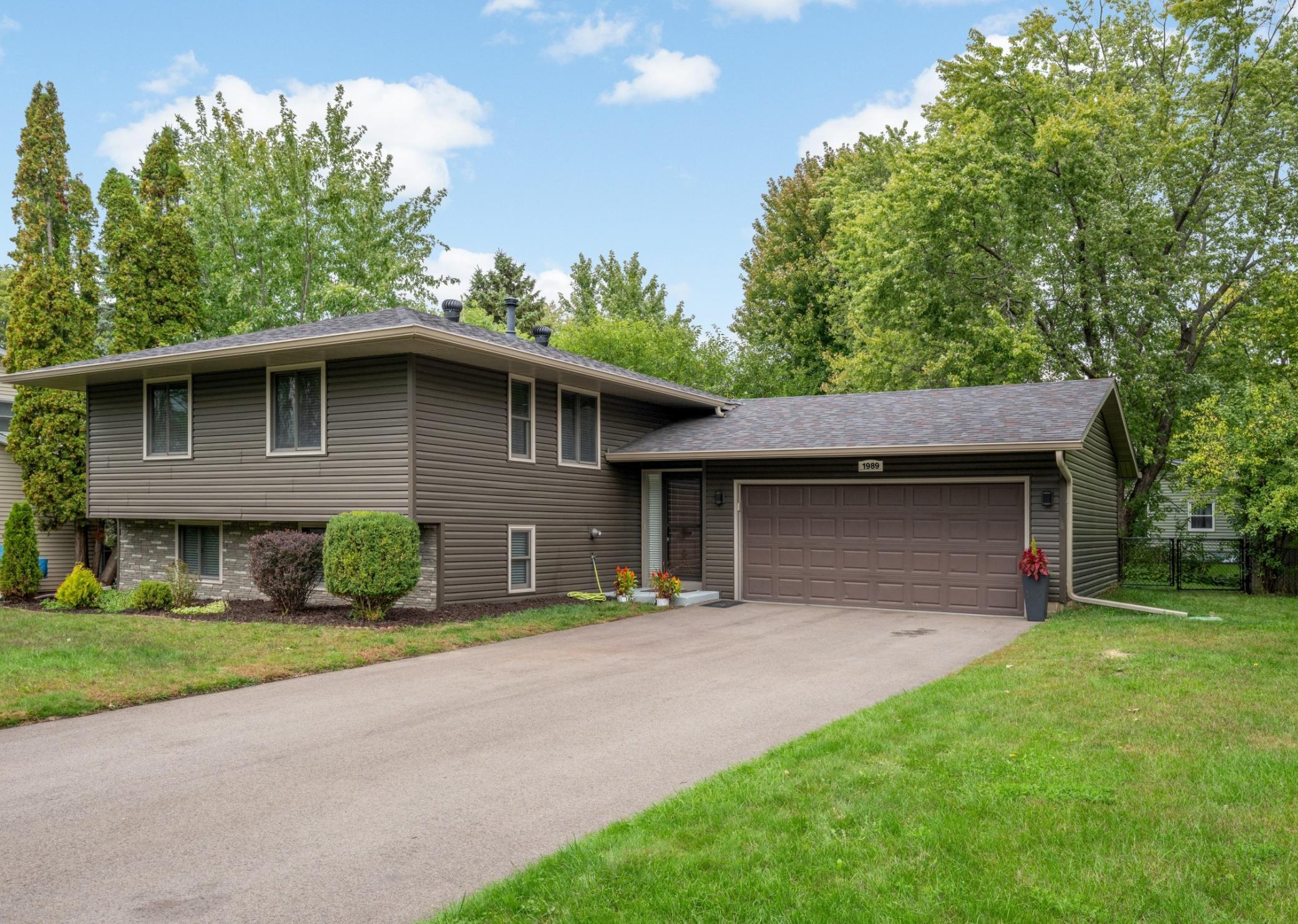 View of Residential at 1989 Foxridge Road, Saint Paul MN 55119, Saint Paul (2 of 36) - Mike Wilen | Minnesota Team Real Estate