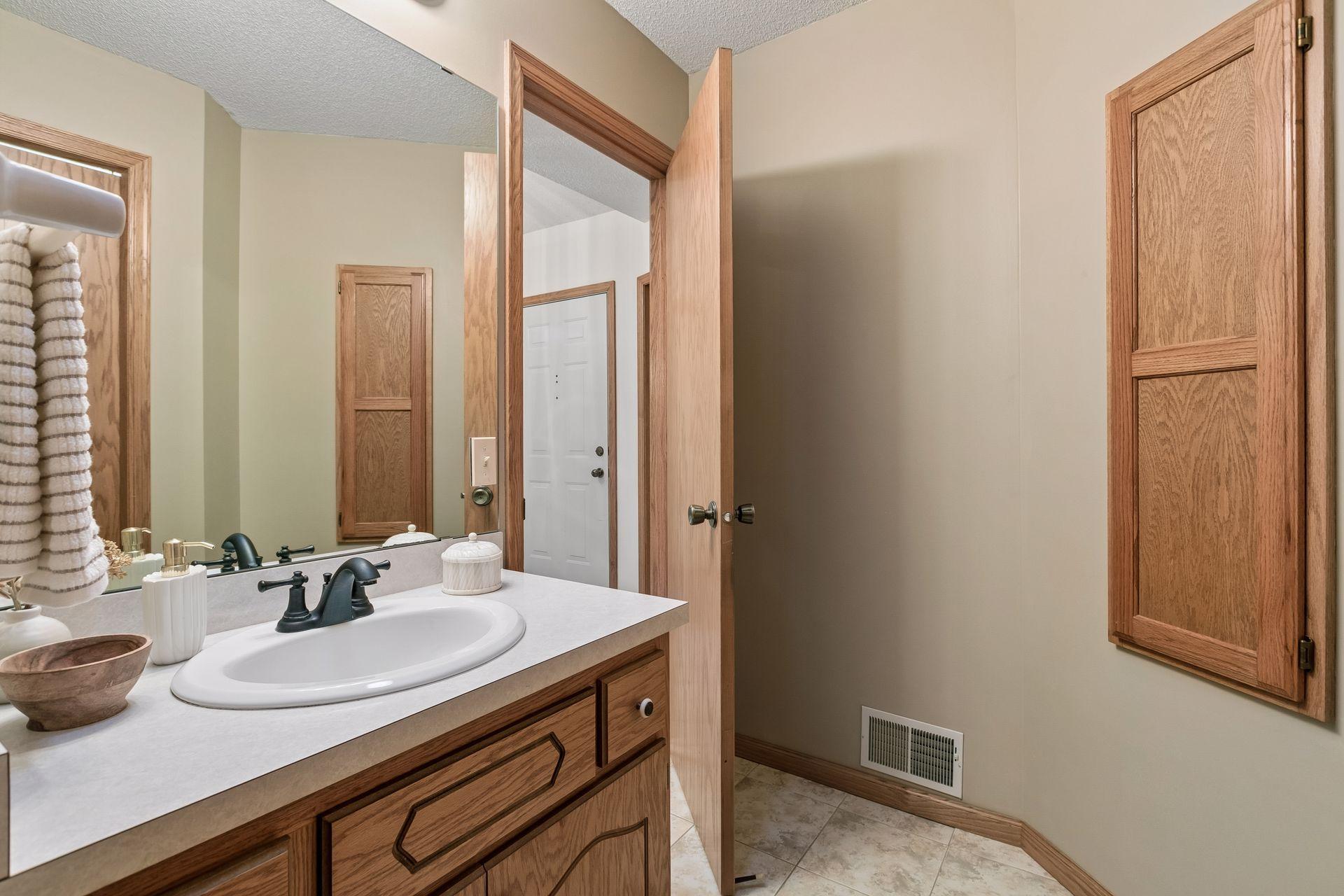 View of Residential at 695 Emerald Ridge, Roseville MN 55113, Roseville (27 of 47) - Mike Wilen | Minnesota Team Real Estate