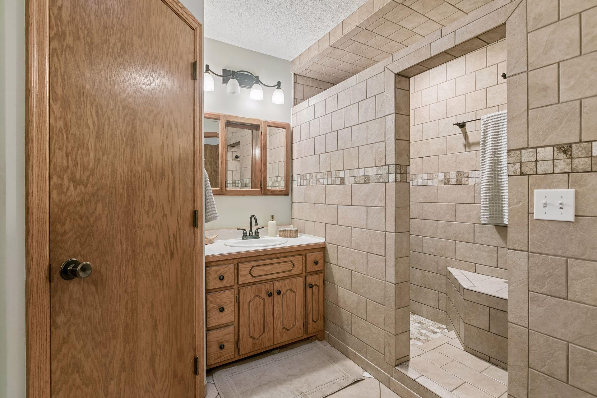 View of Residential at 695 Emerald Ridge, Roseville MN 55113, Roseville (22 of 47) - Mike Wilen | Minnesota Team Real Estate