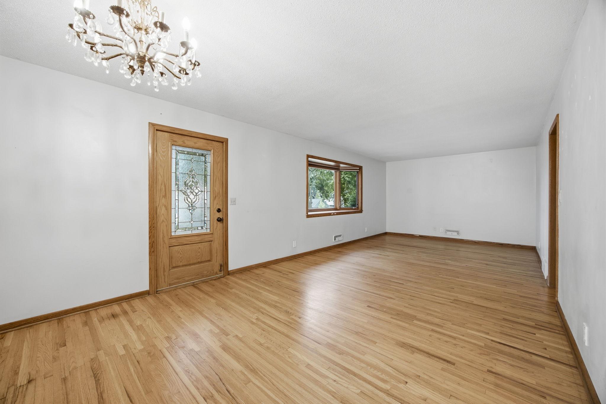 View of Residential at 7720 Edgebrook Drive, Saint Louis Park MN 55426, Saint Louis Park (8 of 39) - Mike Wilen | Minnesota Team Real Estate