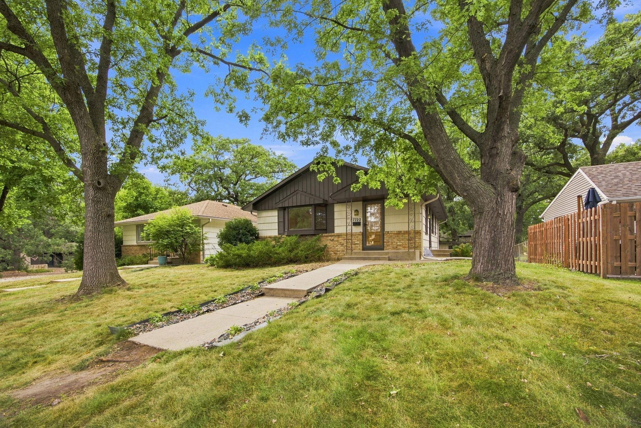 View of Residential at 7720 Edgebrook Drive, Saint Louis Park MN 55426, Saint Louis Park (2 of 39) - Mike Wilen | Minnesota Team Real Estate