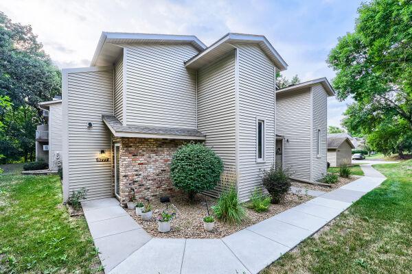 View of Residential at 8777 Jasmine Lane, Eden Prairie MN 55344, Eden Prairie - Mike Wilen | Minnesota Team Real Estate
