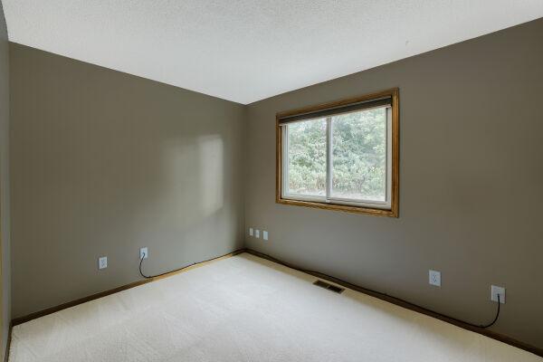 View of Residential at 8777 Jasmine Lane, Eden Prairie MN 55344, Eden Prairie (12 of 17) - Mike Wilen | Minnesota Team Real Estate