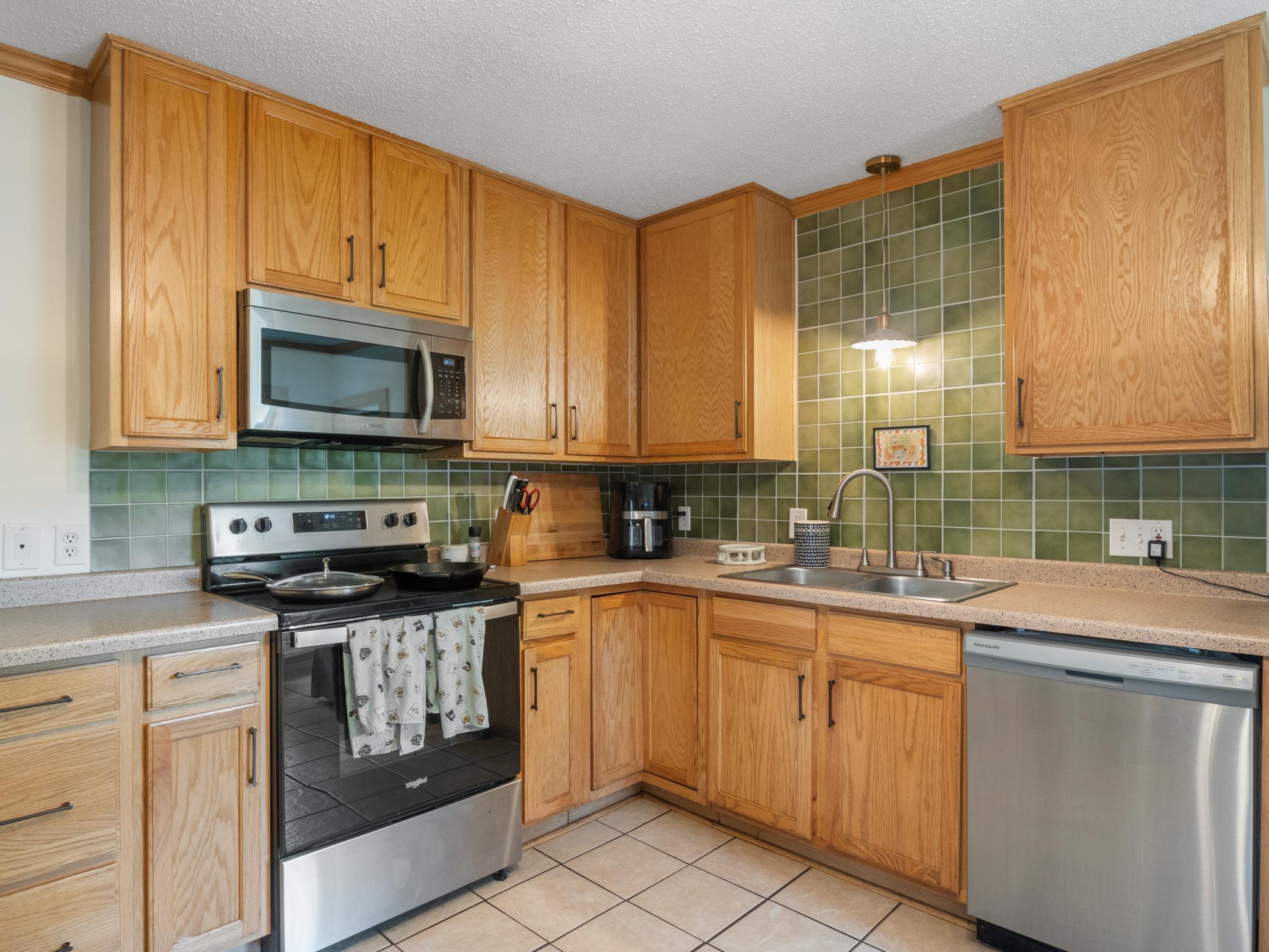 View of Residential at 709 24th Avenue, Minneapolis MN 55418, Minneapolis (13 of 35) - Mike Wilen | Minnesota Team Real Estate