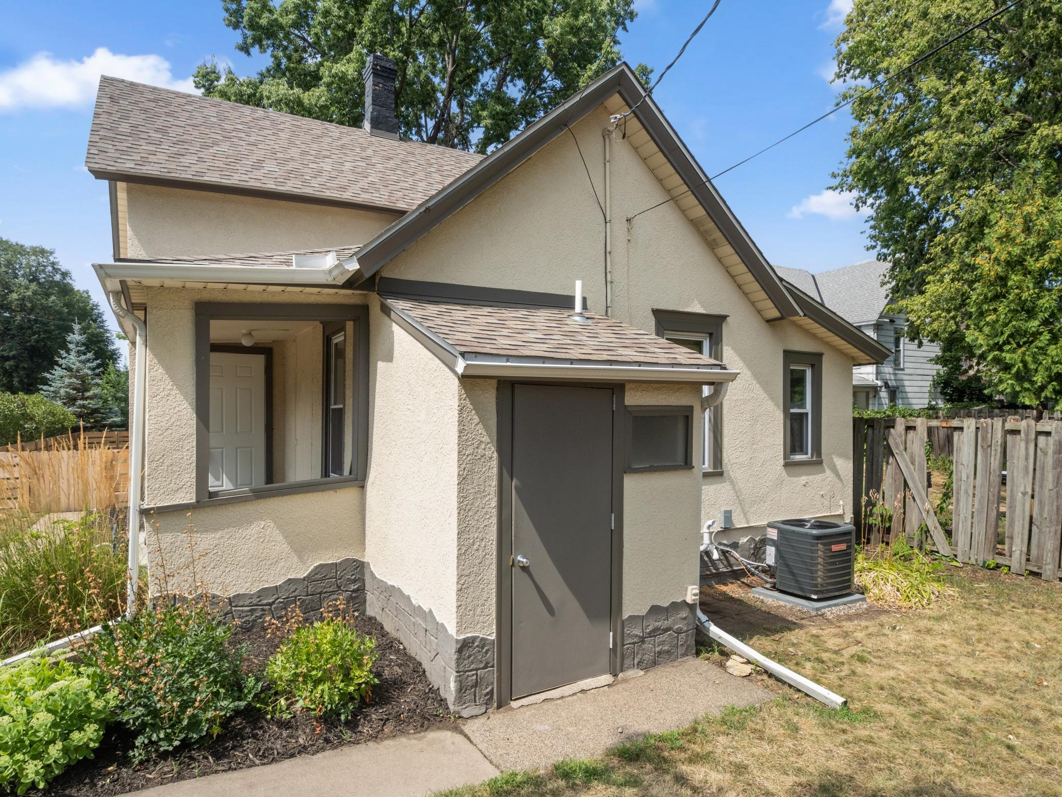 View of Residential at 709 24th Avenue, Minneapolis MN 55418, Minneapolis (27 of 35) - Mike Wilen | Minnesota Team Real Estate