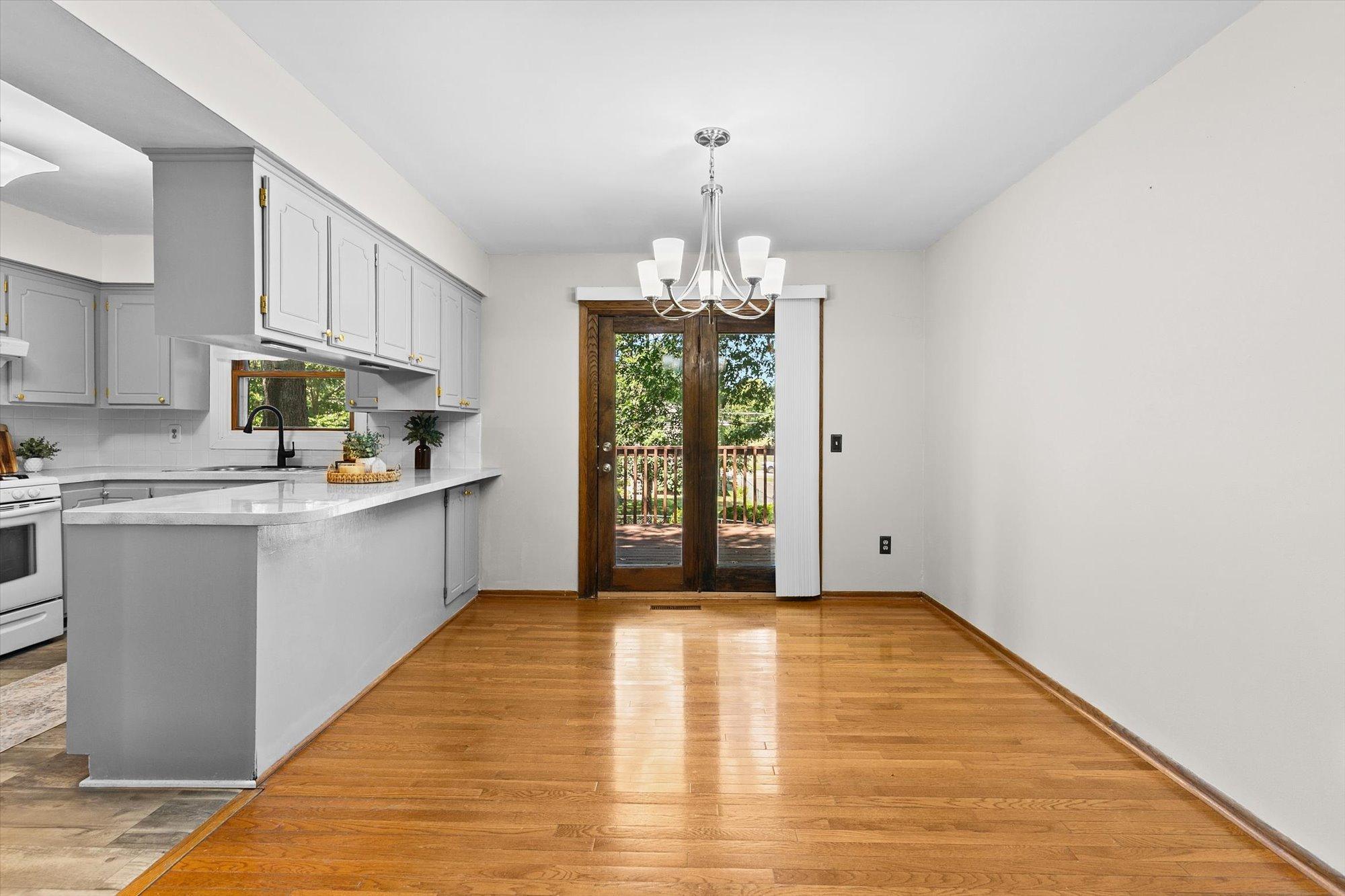 View of Residential at 677 California Avenue, Saint Paul MN 55106, Saint Paul (18 of 35) - Mike Wilen | Minnesota Team Real Estate