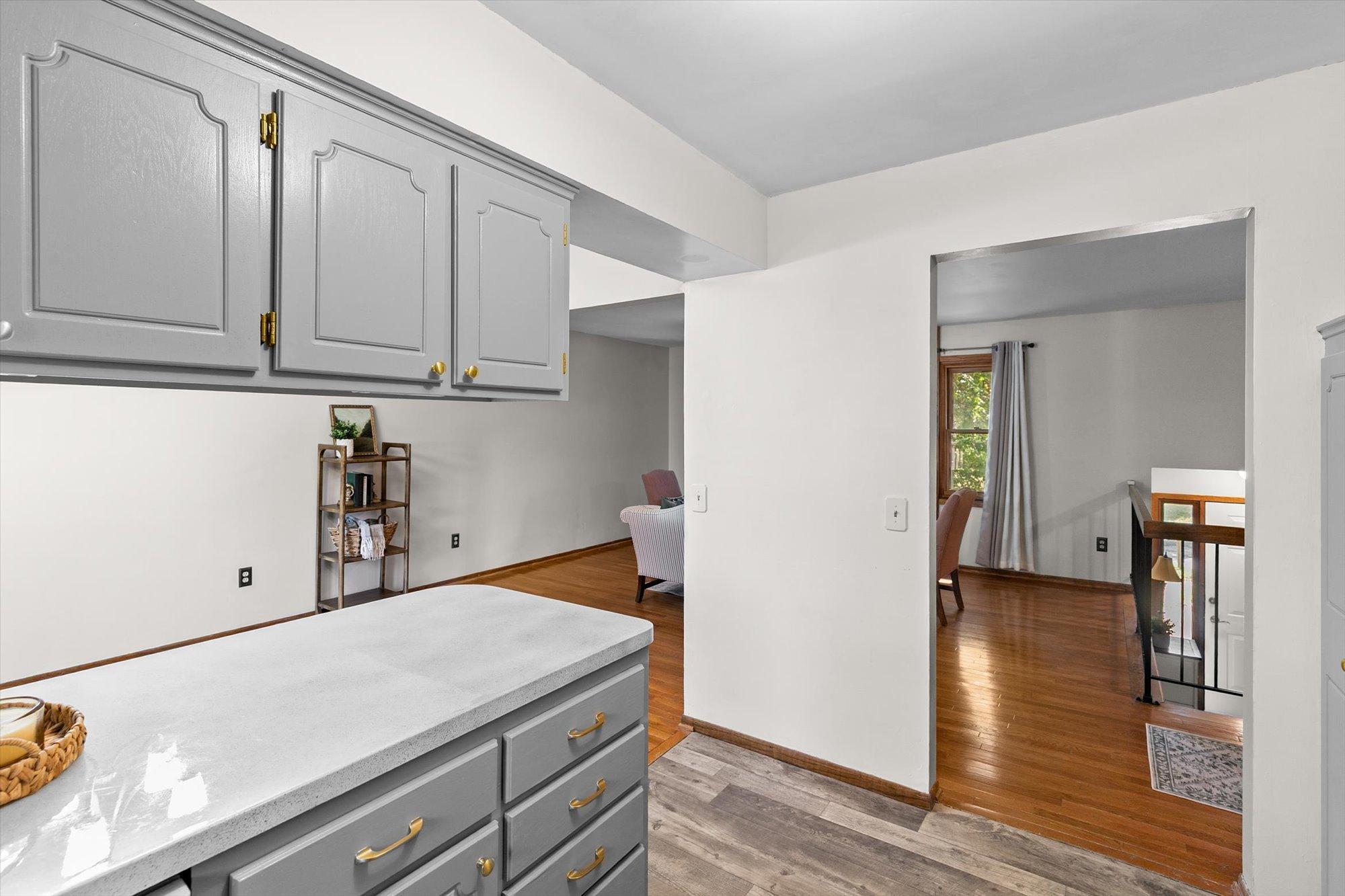 View of Residential at 677 California Avenue, Saint Paul MN 55106, Saint Paul (17 of 35) - Mike Wilen | Minnesota Team Real Estate