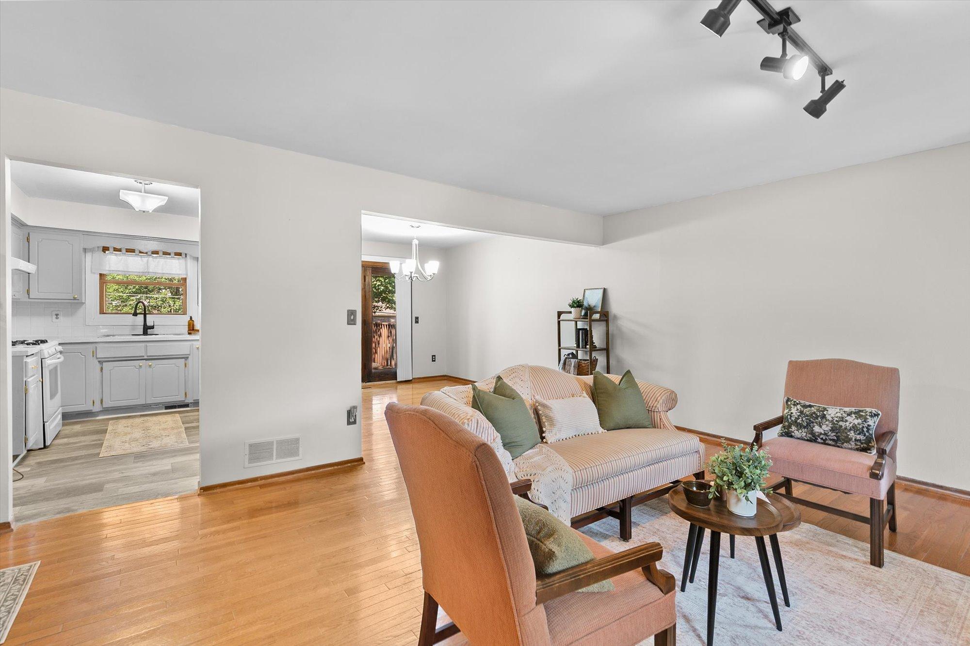 View of Residential at 677 California Avenue, Saint Paul MN 55106, Saint Paul (14 of 35) - Mike Wilen | Minnesota Team Real Estate