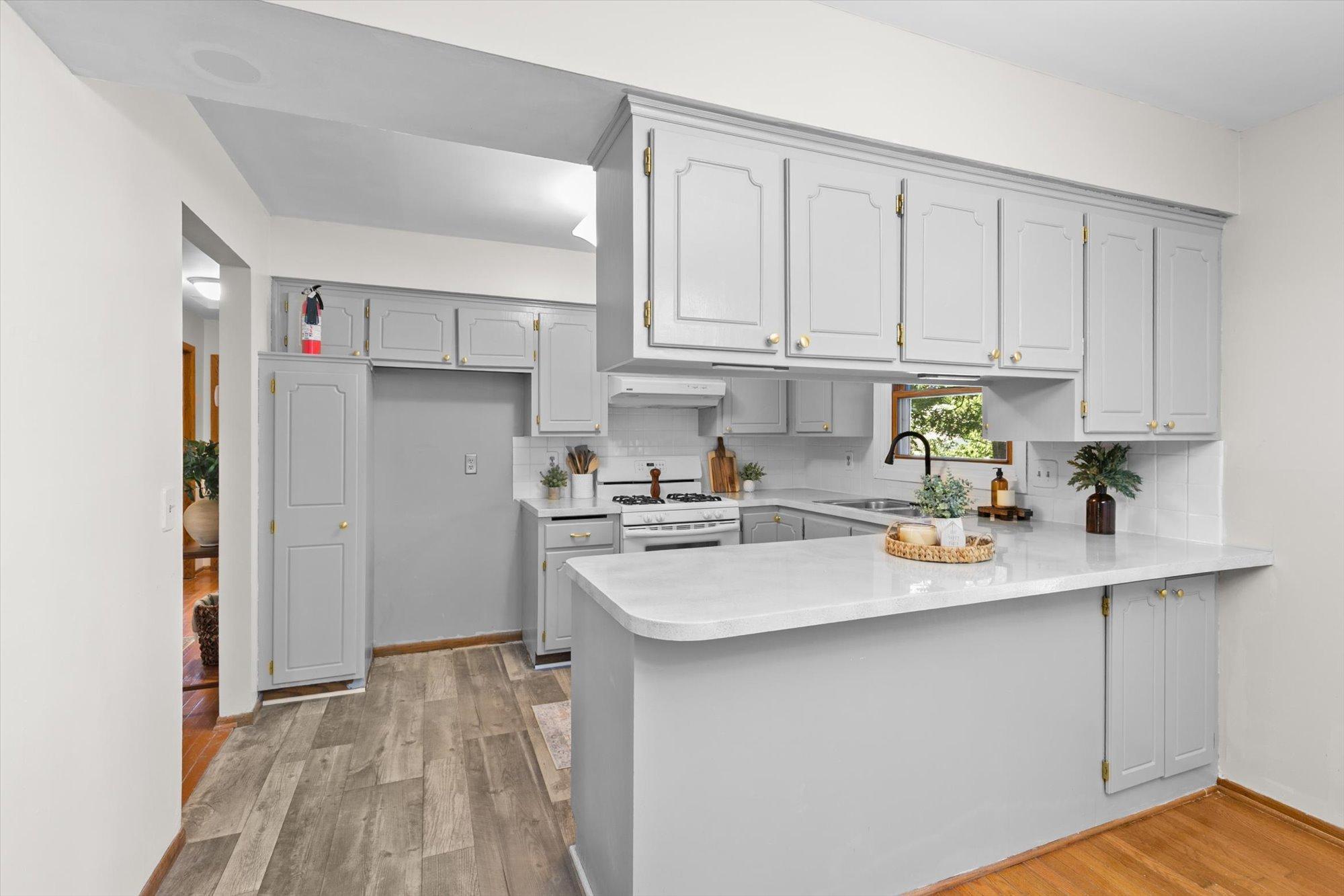 View of Residential at 677 California Avenue, Saint Paul MN 55106, Saint Paul (12 of 35) - Mike Wilen | Minnesota Team Real Estate