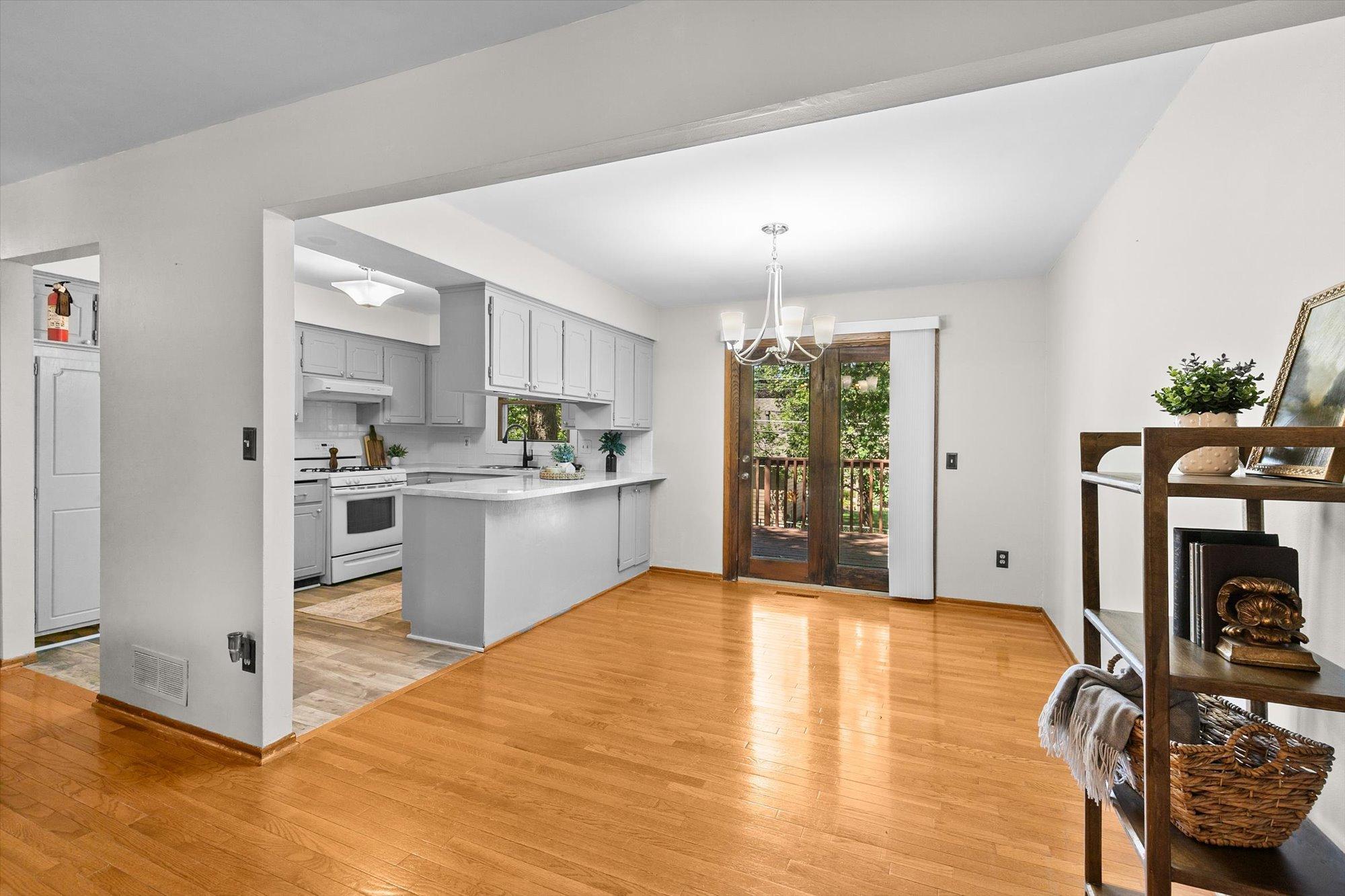 View of Residential at 677 California Avenue, Saint Paul MN 55106, Saint Paul (11 of 35) - Mike Wilen | Minnesota Team Real Estate