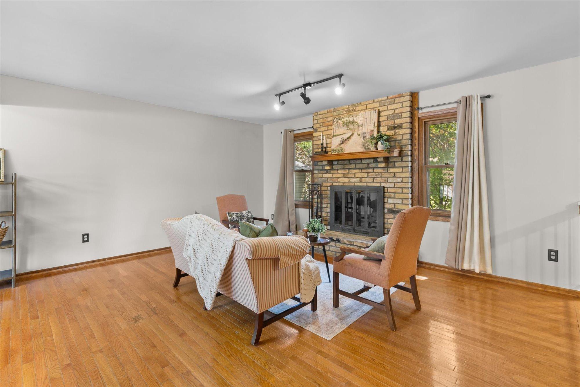 View of Residential at 677 California Avenue, Saint Paul MN 55106, Saint Paul (9 of 35) - Mike Wilen | Minnesota Team Real Estate