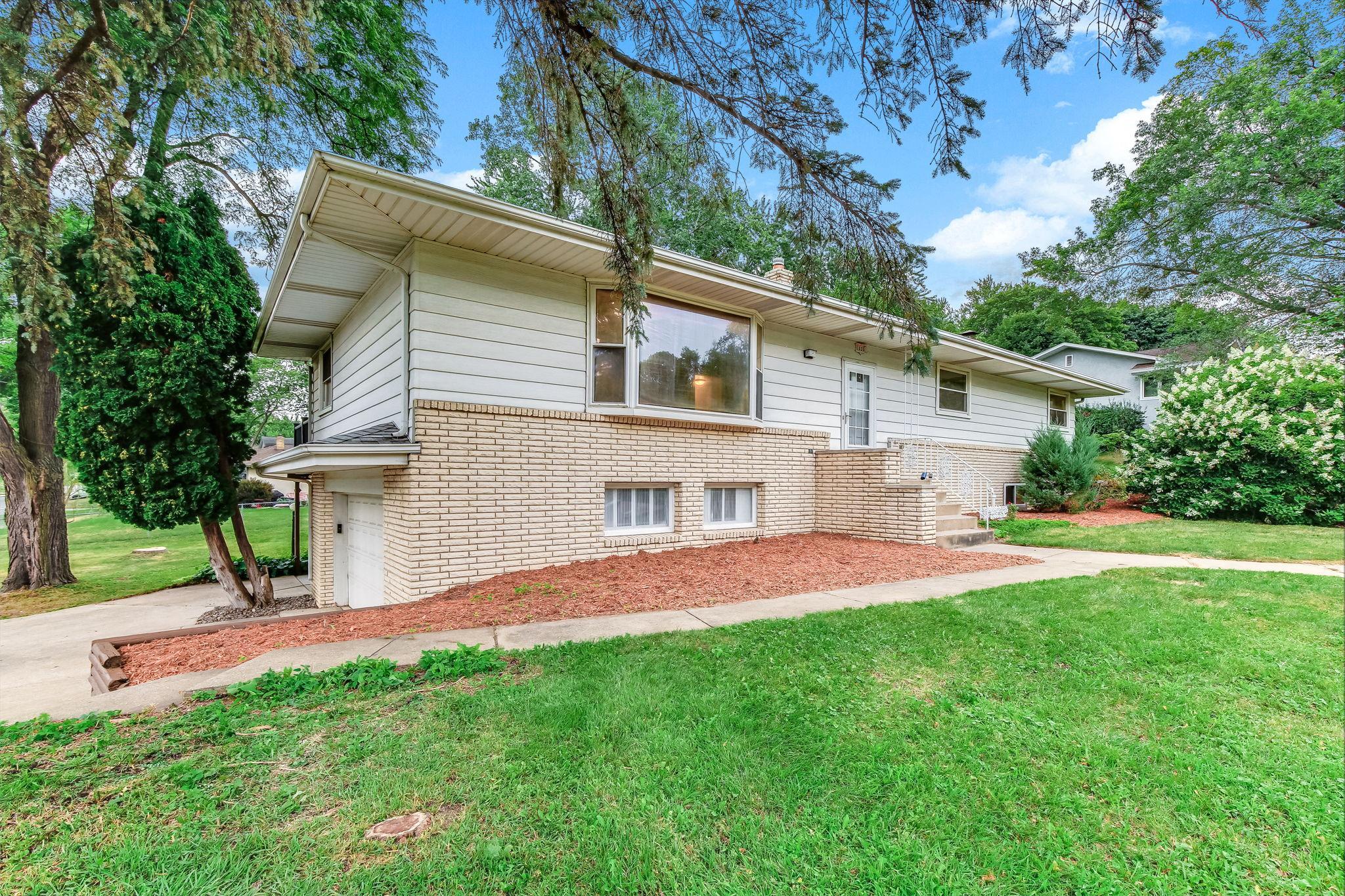 View of Residential at 1035 Cannon Avenue, Shoreview MN 55126, Shoreview (3 of 46) - Mike Wilen | Minnesota Team Real Estate
