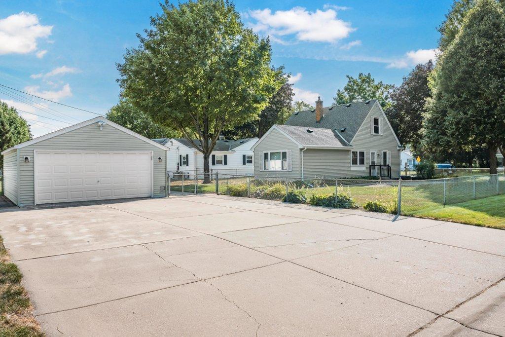 View of Residential at 8101 2nd Avenue, Bloomington MN 55420, Bloomington (23 of 24) - Mike Wilen | Minnesota Team Real Estate