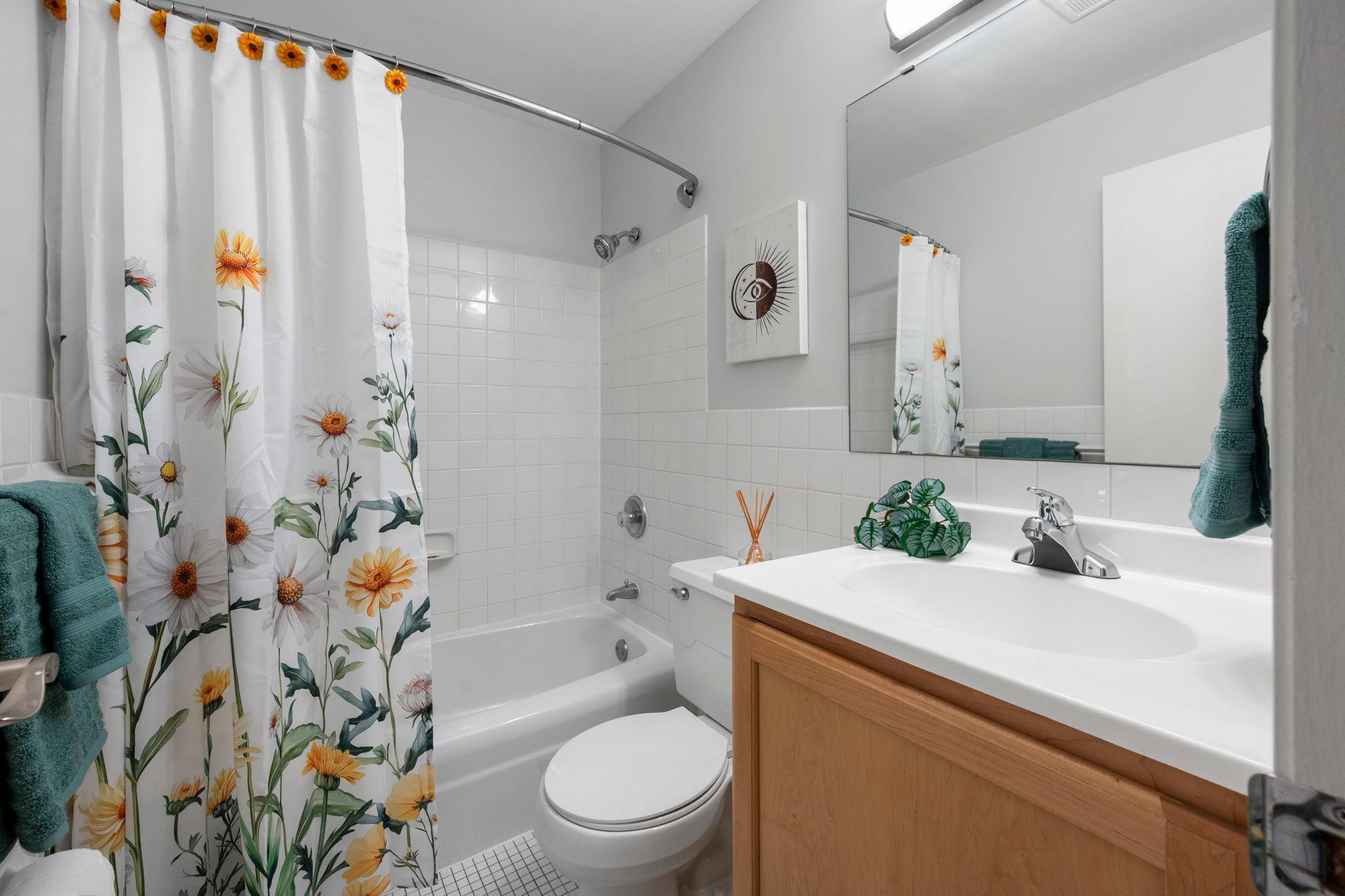 View of Residential at 1770 Bryant Avenue #312, Minneapolis MN 55403, Minneapolis (20 of 47) - Mike Wilen | Minnesota Team Real Estate