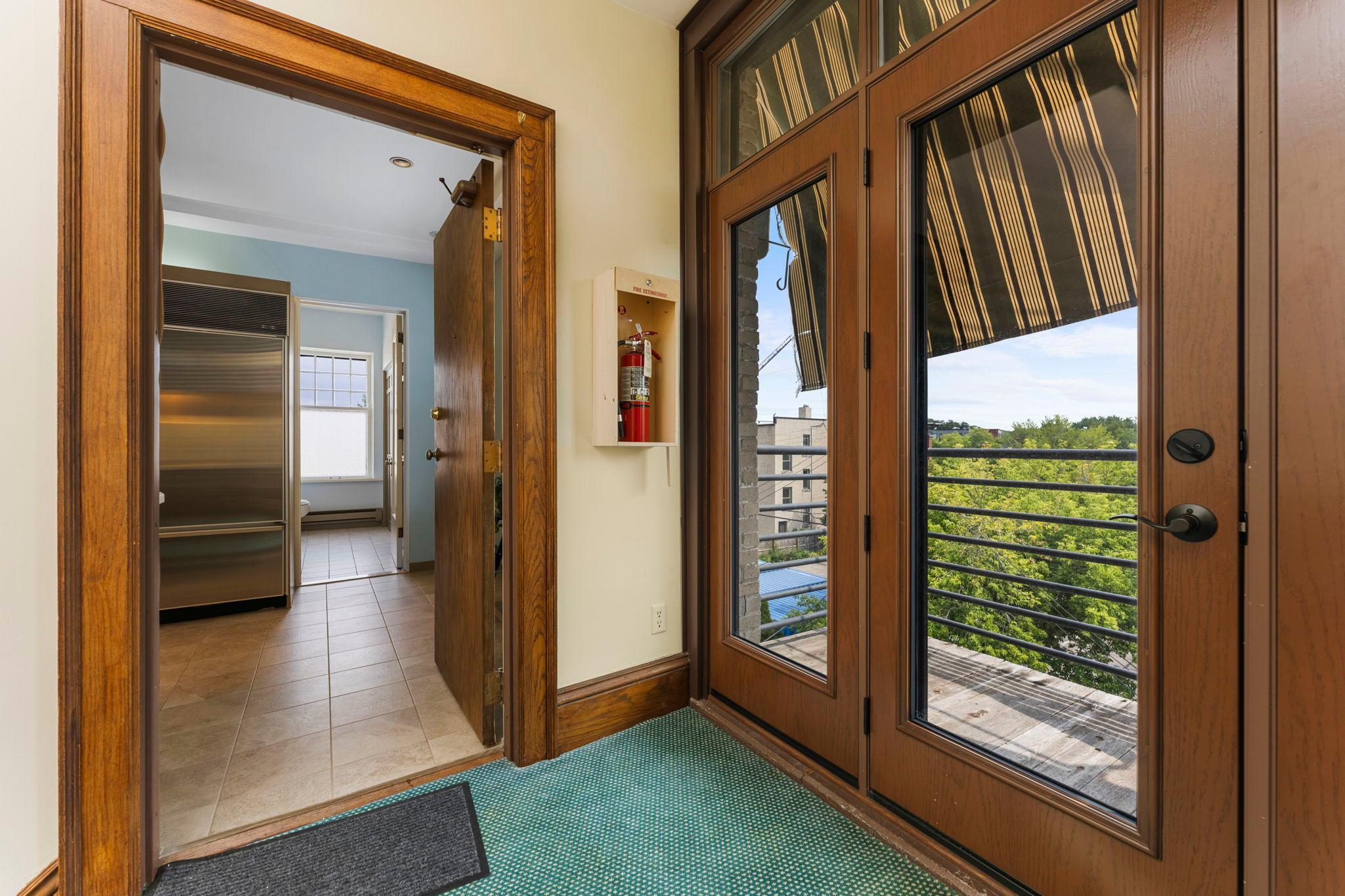 View of Residential at 2719 Humboldt Avenue #E, Minneapolis MN 55408, Minneapolis (25 of 33) - Mike Wilen | Minnesota Team Real Estate