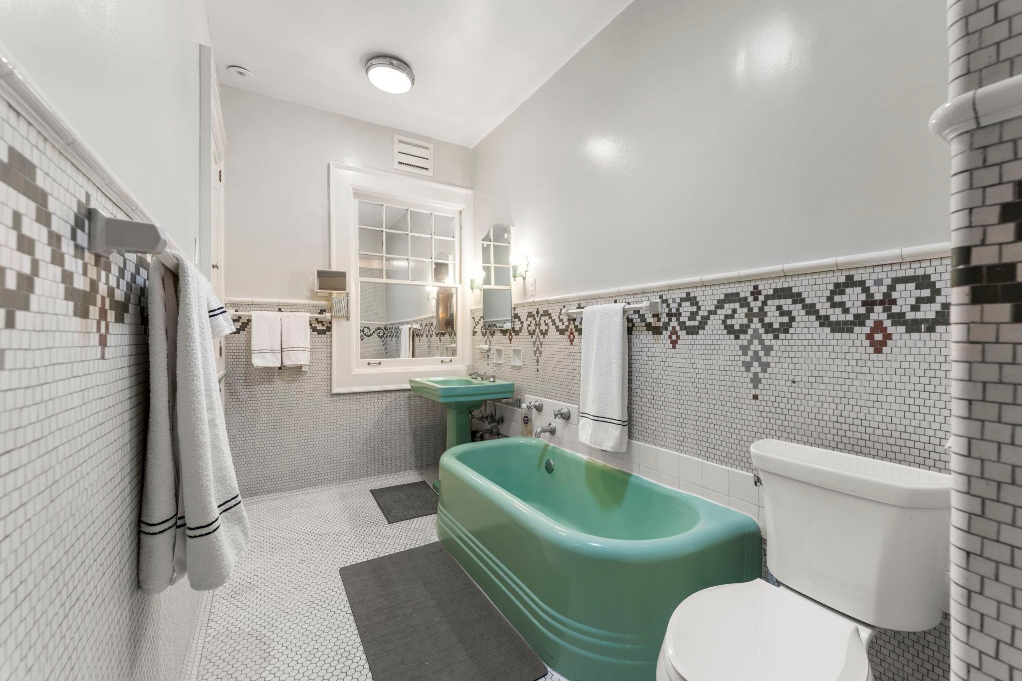 View of Residential at 2719 Humboldt Avenue #E, Minneapolis MN 55408, Minneapolis (22 of 33) - Mike Wilen | Minnesota Team Real Estate