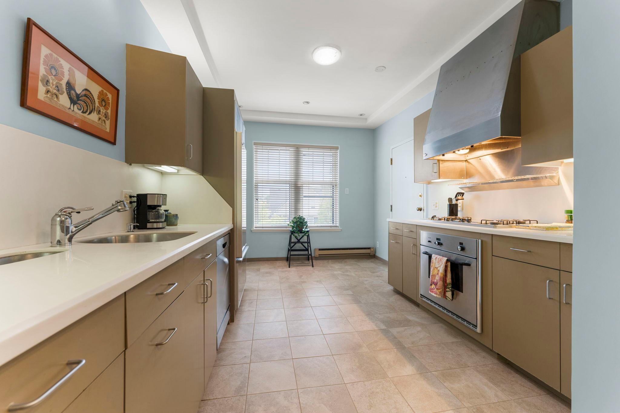 View of Residential at 2719 Humboldt Avenue #E, Minneapolis MN 55408, Minneapolis (15 of 33) - Mike Wilen | Minnesota Team Real Estate