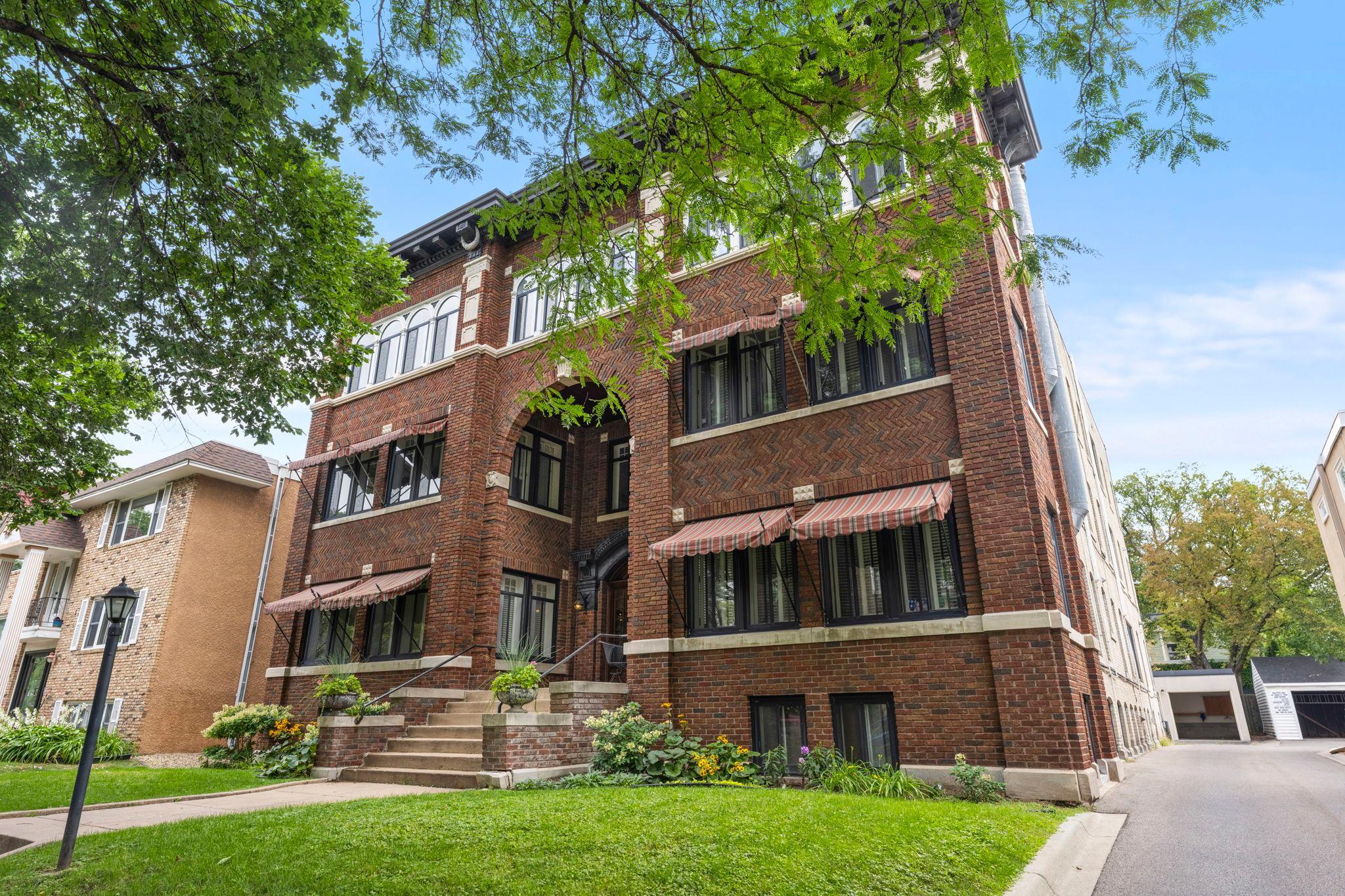 View of Residential at 2719 Humboldt Avenue #E, Minneapolis MN 55408, Minneapolis (4 of 33) - Mike Wilen | Minnesota Team Real Estate