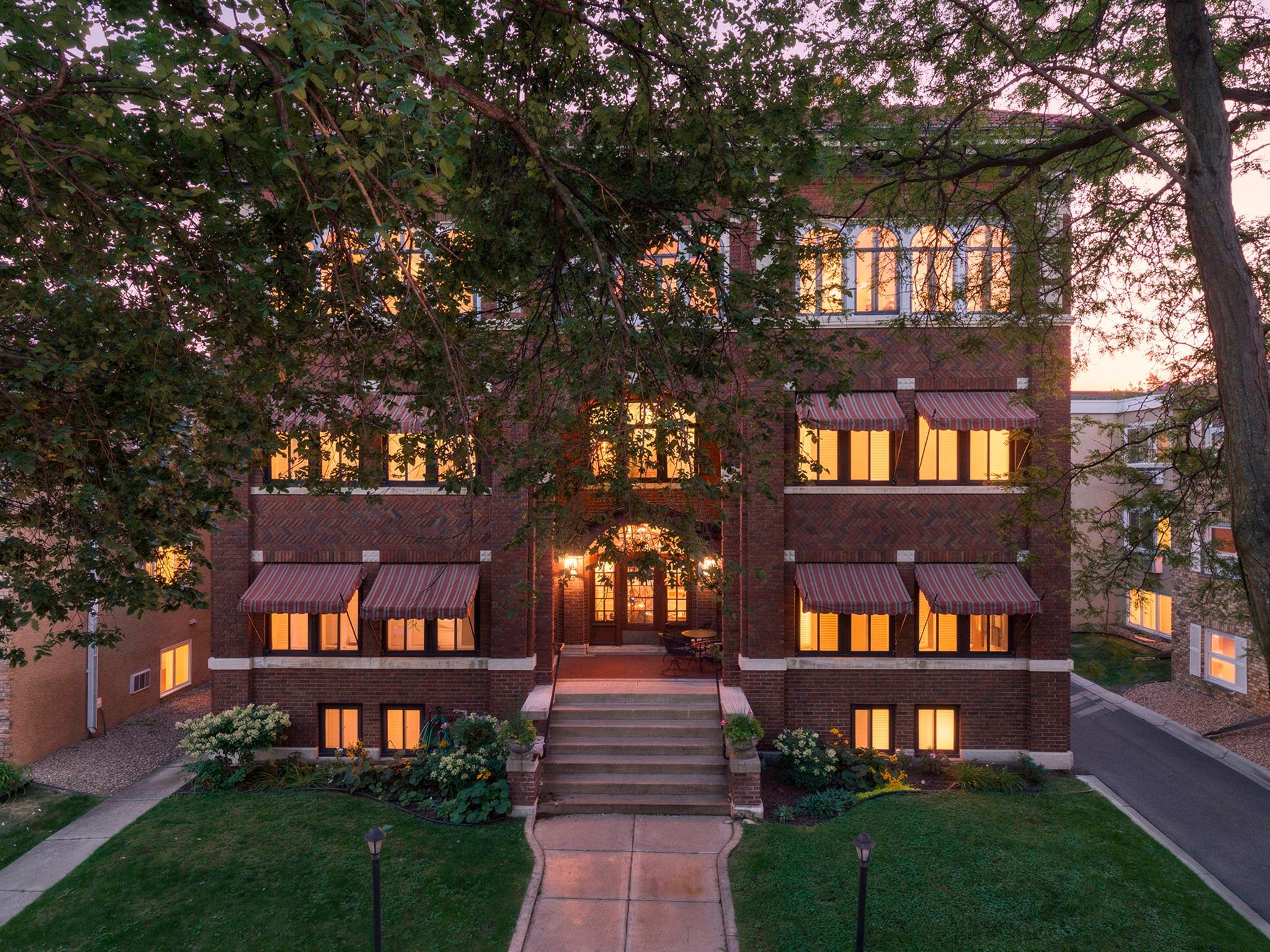 View of Residential at 2719 Humboldt Avenue #E, Minneapolis MN 55408, Minneapolis (32 of 33) - Mike Wilen | Minnesota Team Real Estate