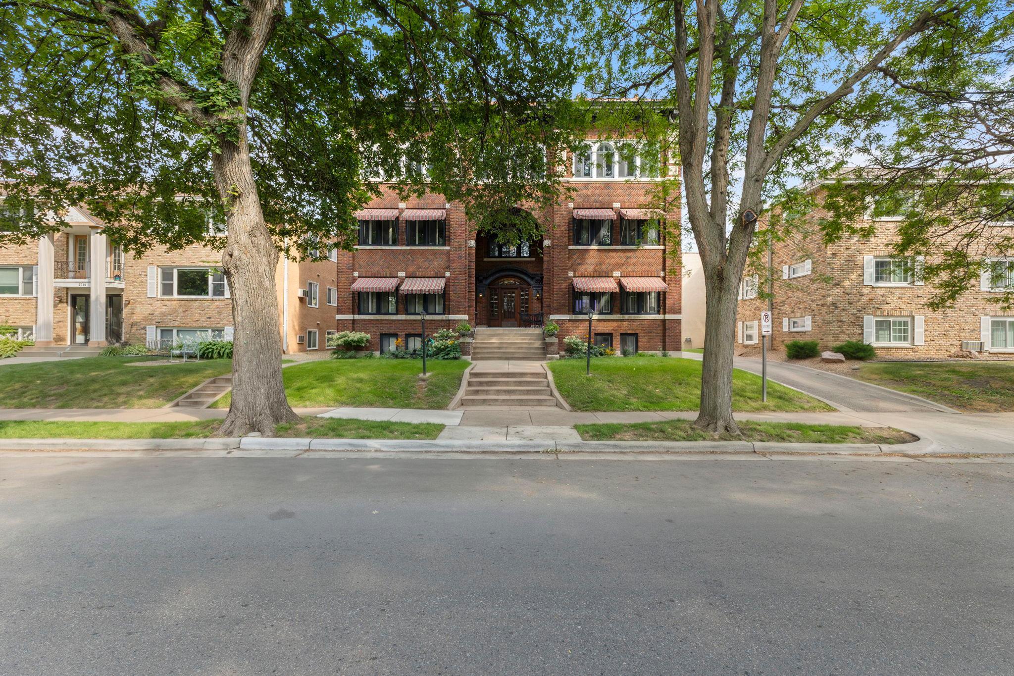 View of Residential at 2719 Humboldt Avenue #E, Minneapolis MN 55408, Minneapolis (29 of 33) - Mike Wilen | Minnesota Team Real Estate