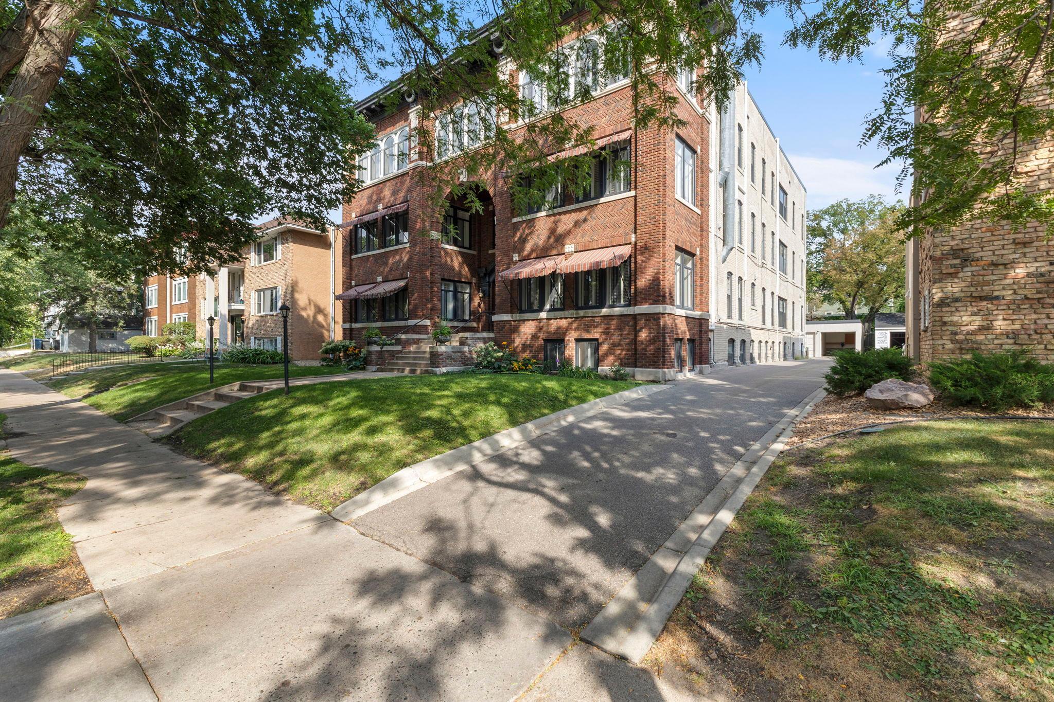 View of Residential at 2719 Humboldt Avenue #E, Minneapolis MN 55408, Minneapolis (28 of 33) - Mike Wilen | Minnesota Team Real Estate