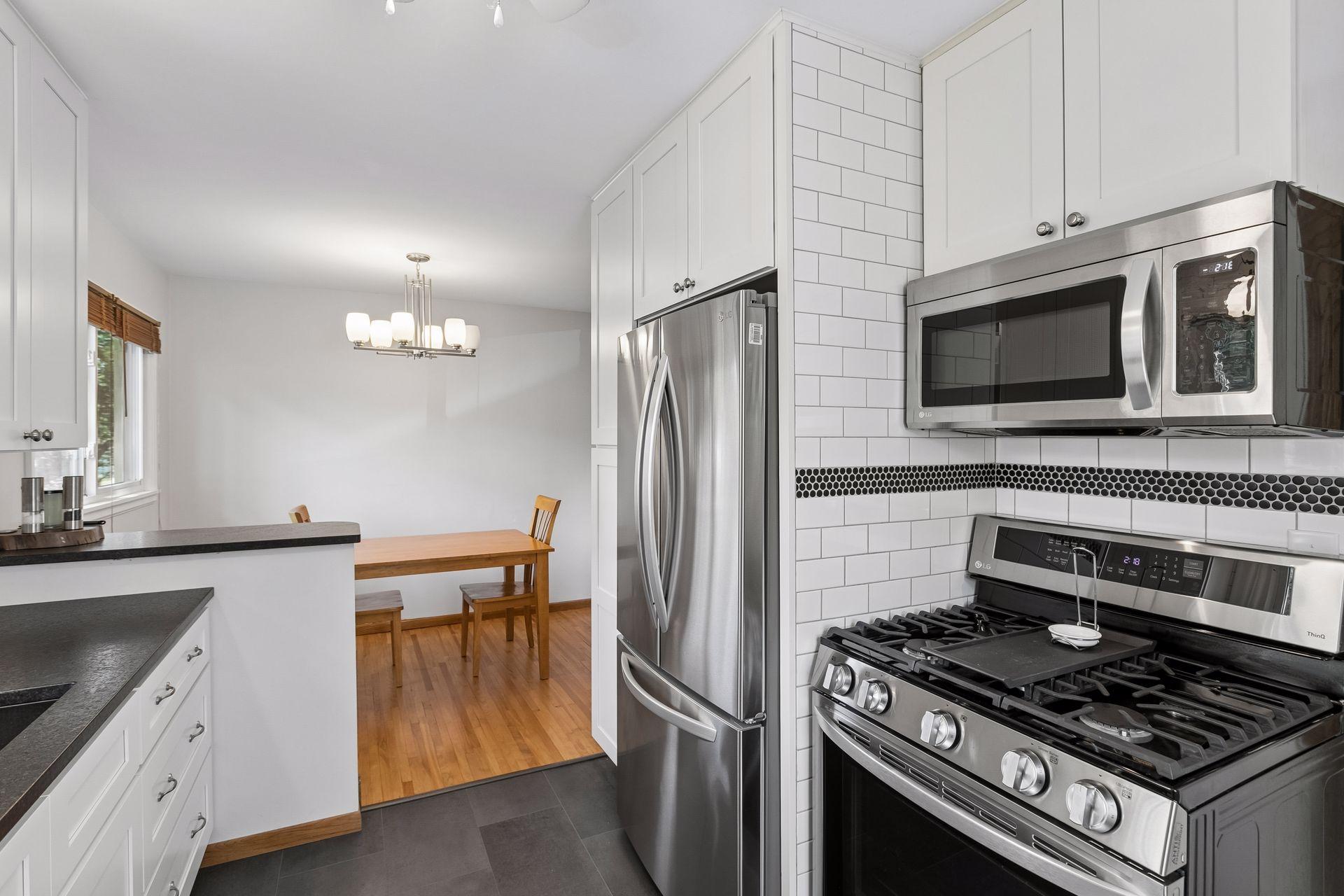 View of Residential at 2908 Hampshire Avenue, Saint Louis Park MN 55426, Saint Louis Park (5 of 29) - Mike Wilen | Minnesota Team Real Estate