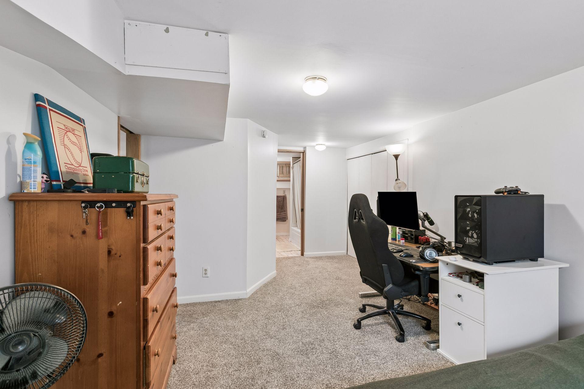 View of Residential at 2908 Hampshire Avenue, Saint Louis Park MN 55426, Saint Louis Park (22 of 29) - Mike Wilen | Minnesota Team Real Estate