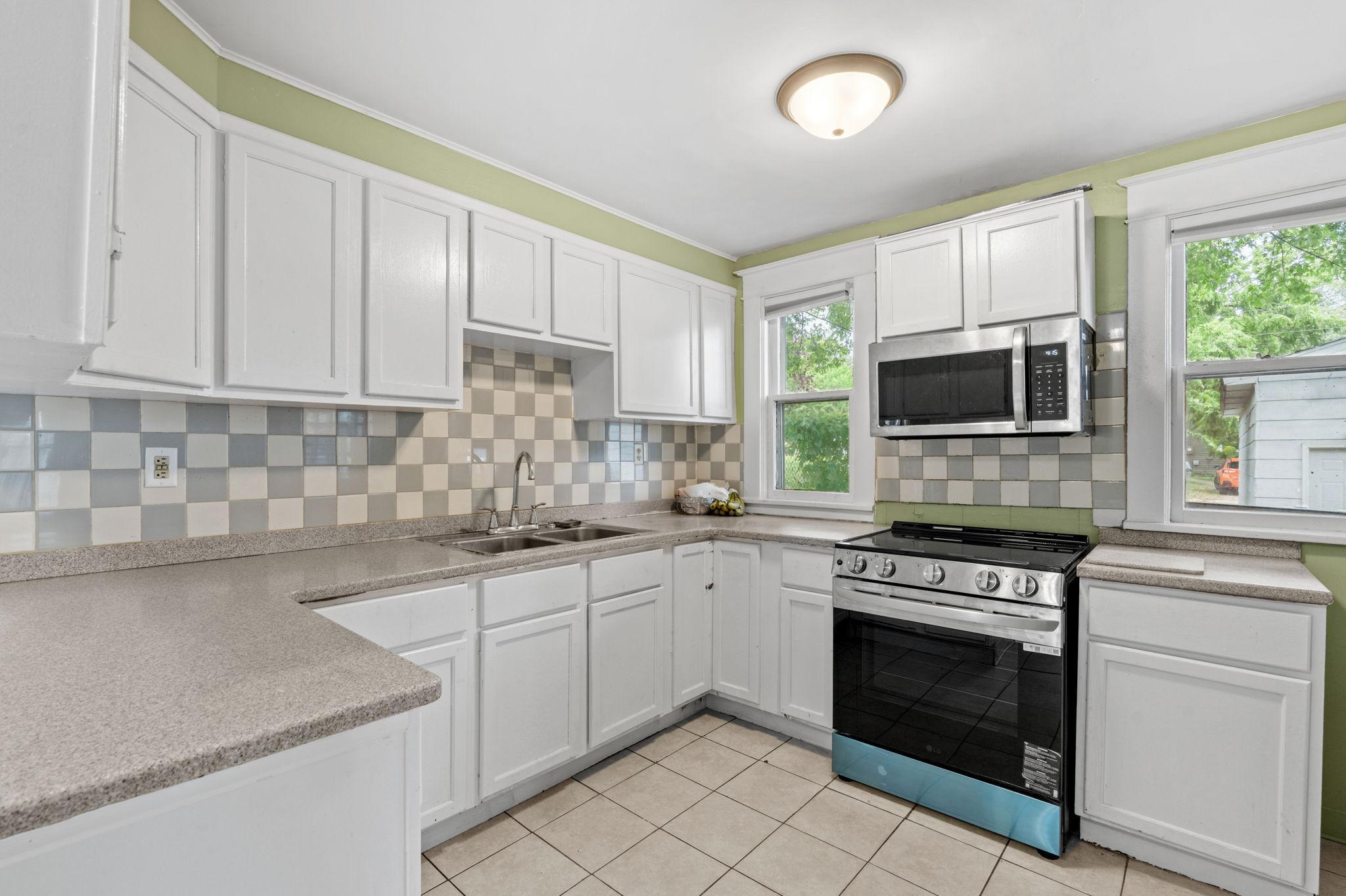 View of Residential at 779 Thomas Avenue, Saint Paul MN 55104, Saint Paul (13 of 33) - Mike Wilen | Minnesota Team Real Estate