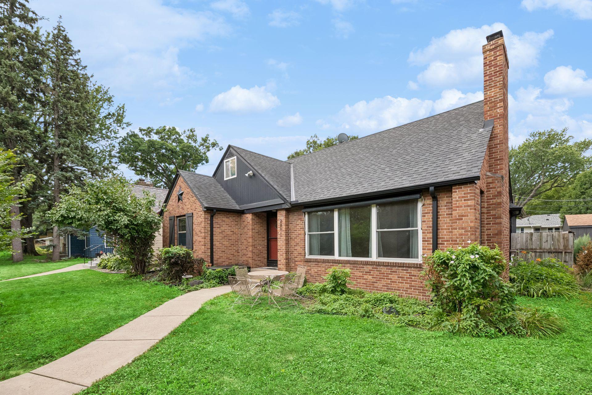 View of Residential at 2011 Vincent Avenue, Minneapolis MN 55411, Minneapolis - Mike Wilen | Minnesota Team Real Estate