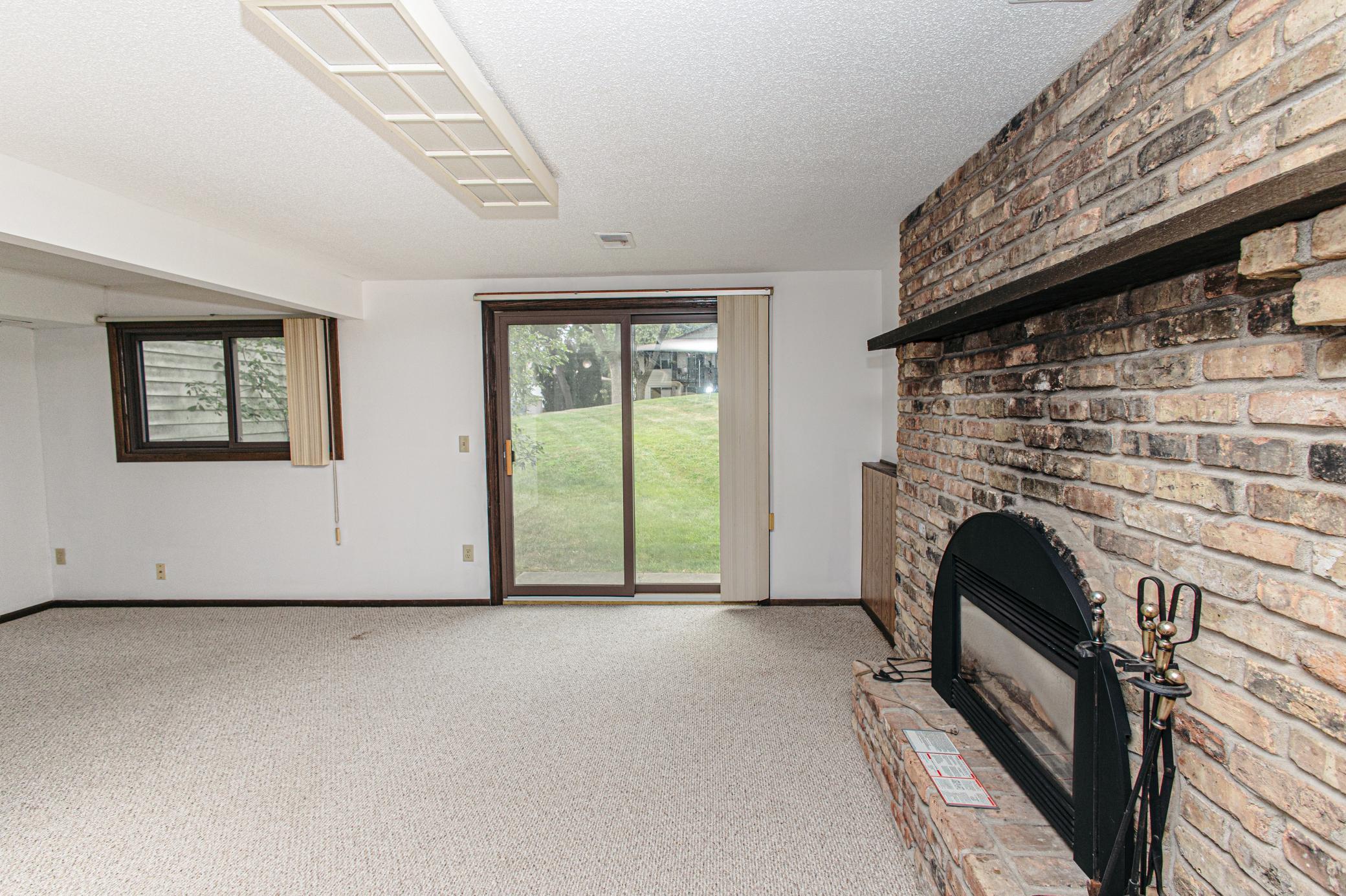 View of Residential at 6570 Upper 35th Street, Oakdale MN 55128, Oakdale (5 of 16) - Mike Wilen | Minnesota Team Real Estate