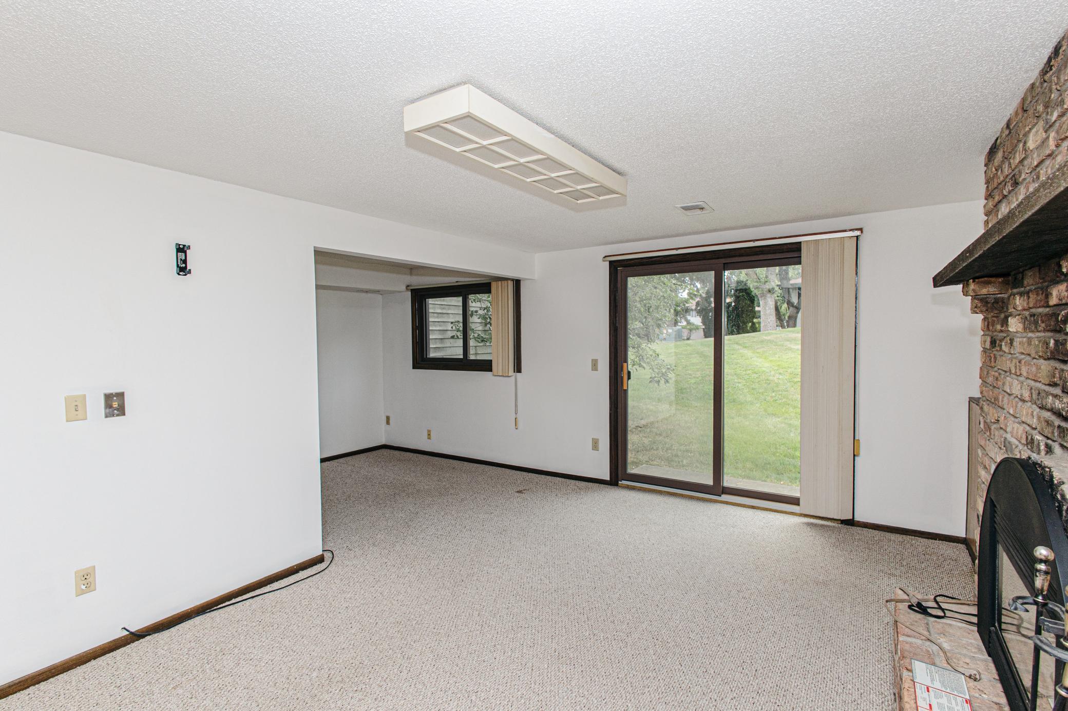View of Residential at 6570 Upper 35th Street, Oakdale MN 55128, Oakdale (4 of 16) - Mike Wilen | Minnesota Team Real Estate