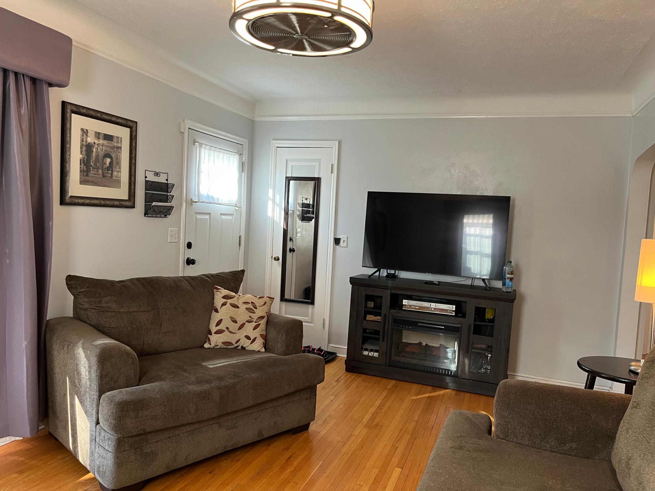 View of Residential at 4050 Regent Avenue, Robbinsdale MN 55422, Robbinsdale (14 of 30) - Mike Wilen | Minnesota Team Real Estate