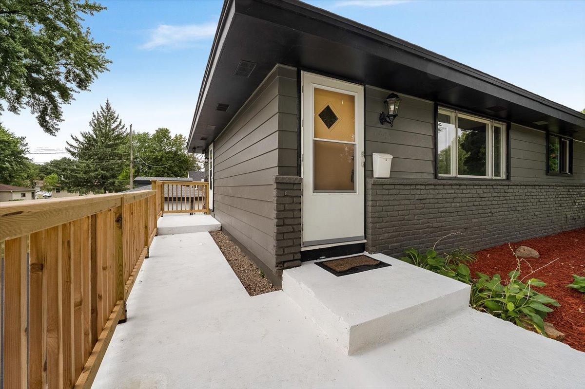 View of Residential at 1401 Winnetka Avenue, Golden Valley MN 55427, Golden Valley (5 of 48) - Mike Wilen | Minnesota Team Real Estate