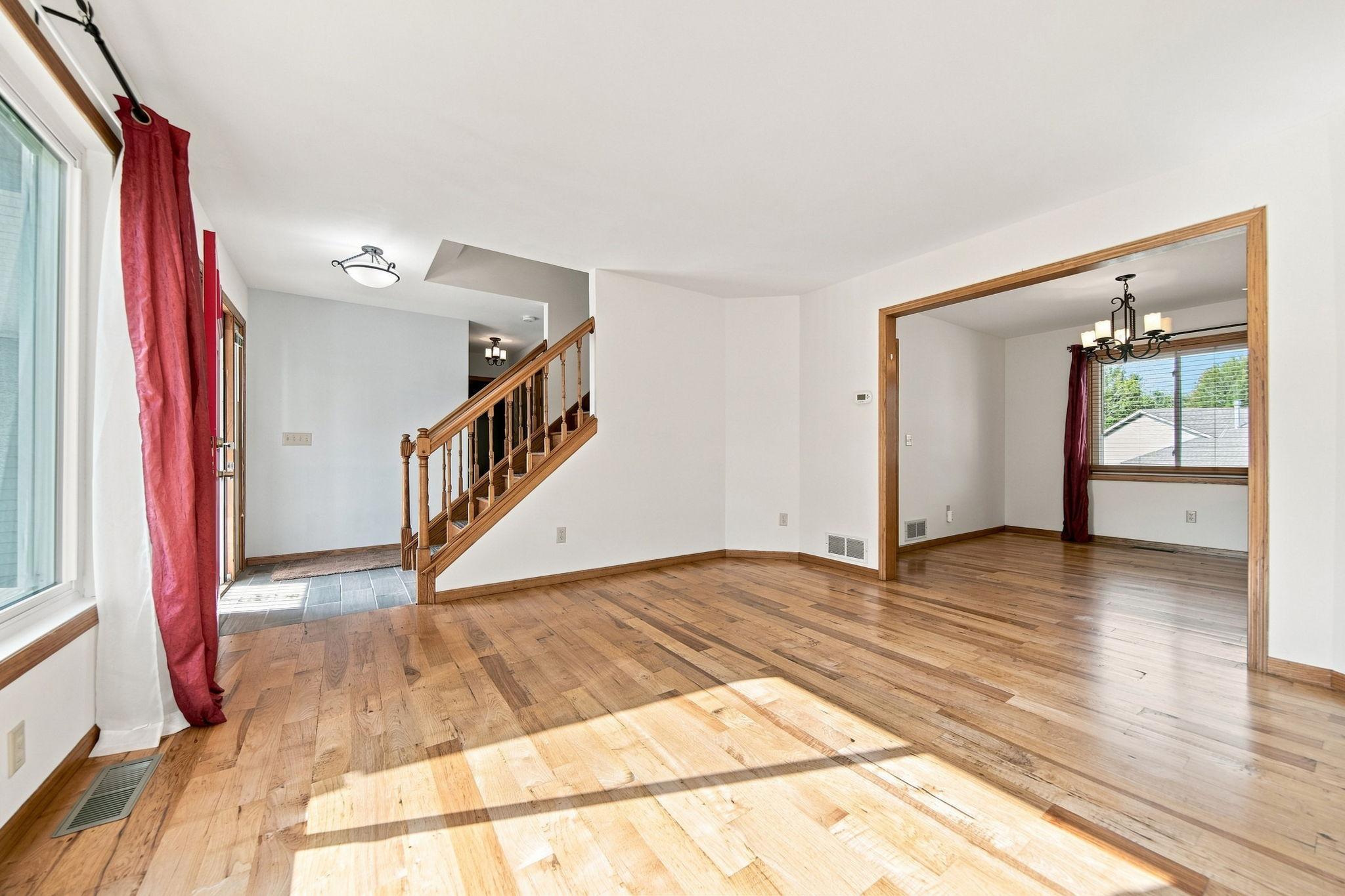 View of Residential at 2610 Hydram Avenue, Oakdale MN 55128, Oakdale (14 of 45) - Mike Wilen | Minnesota Team Real Estate